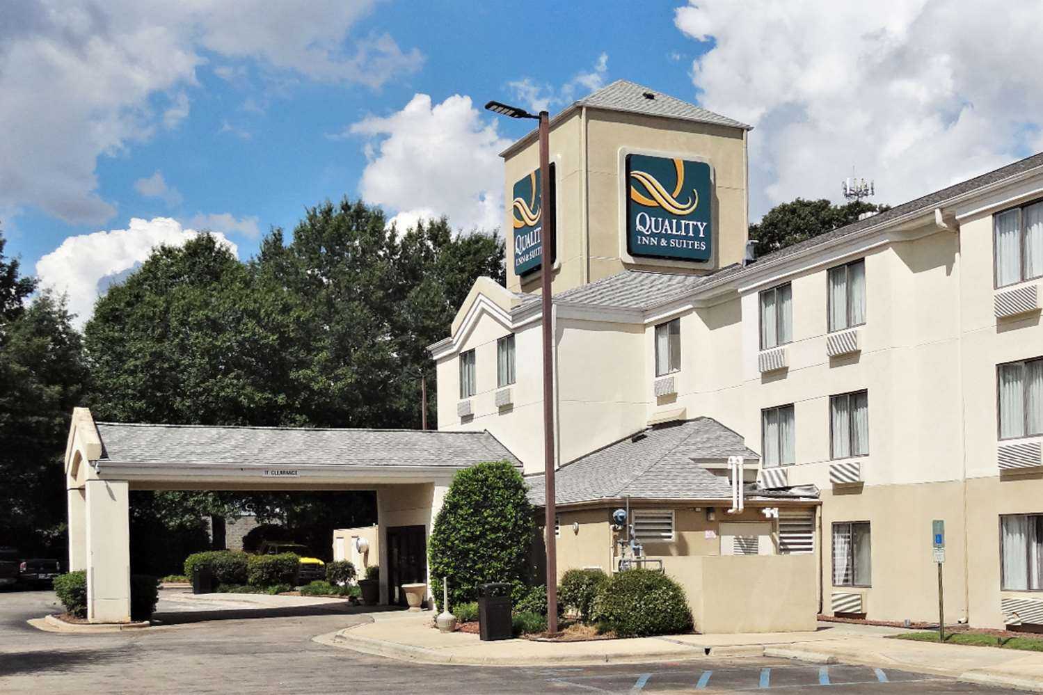Quality Inn and Suites Raleigh North en Raleigh, NC