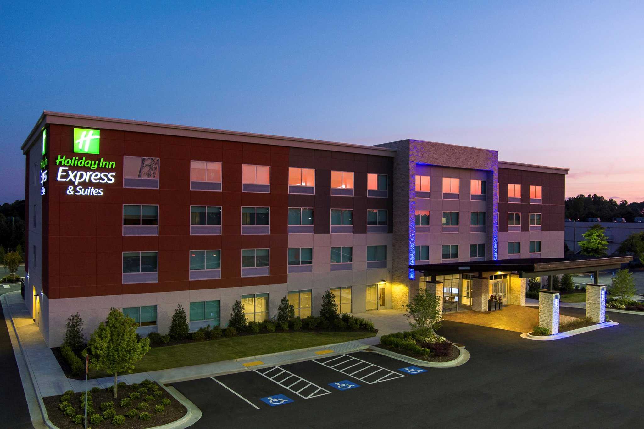 Holiday Inn Express & Suites Griffin в Гриффин, GA
