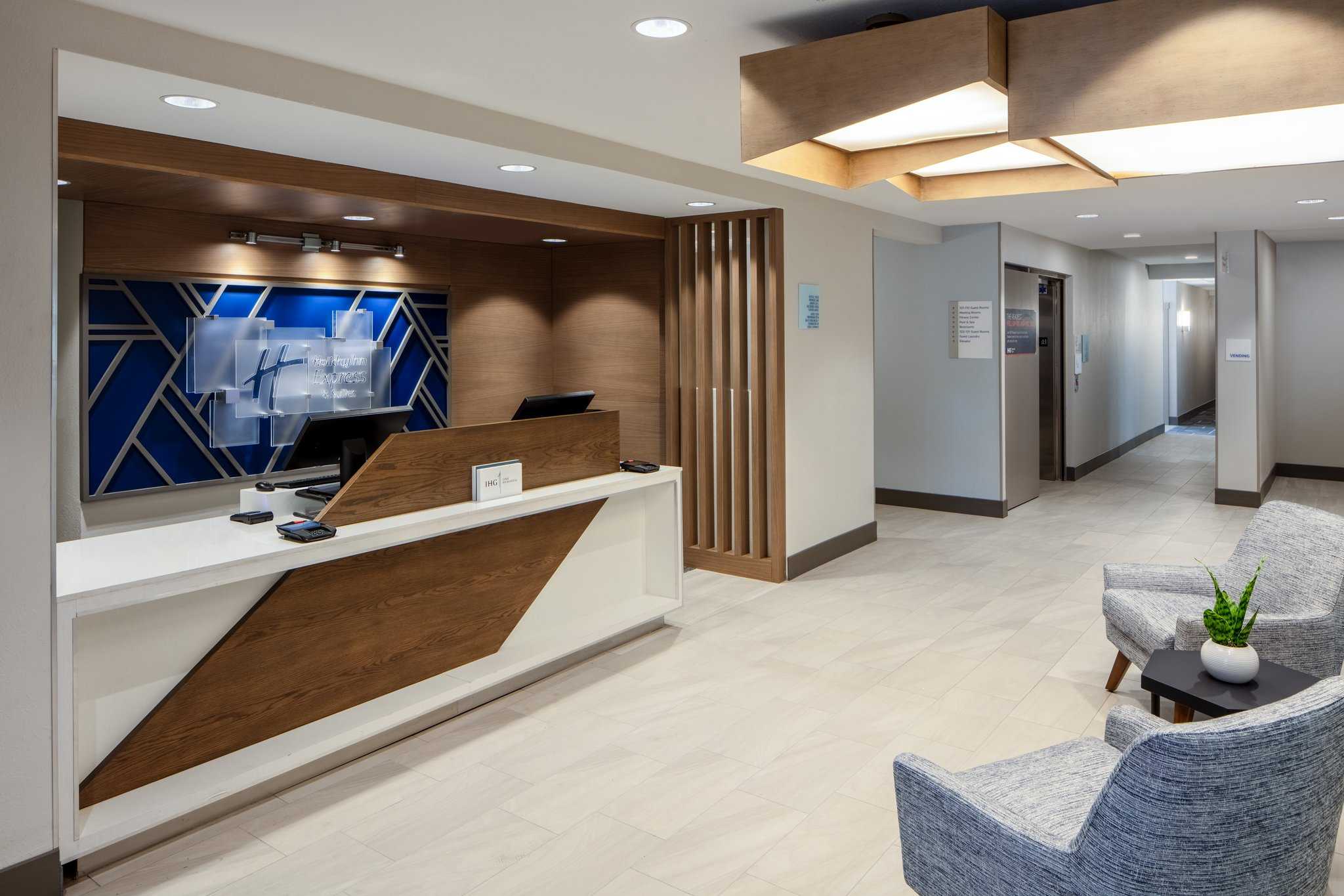 Holiday Inn Express Hotel & Suites Turlock Highway 99 i Turlock, CA