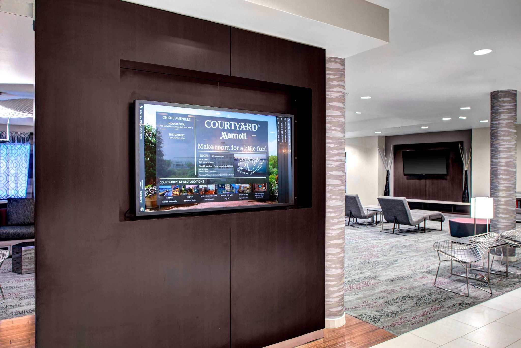 Courtyard by Marriott Richmond North/Glen Allen в Glen Allen, VA