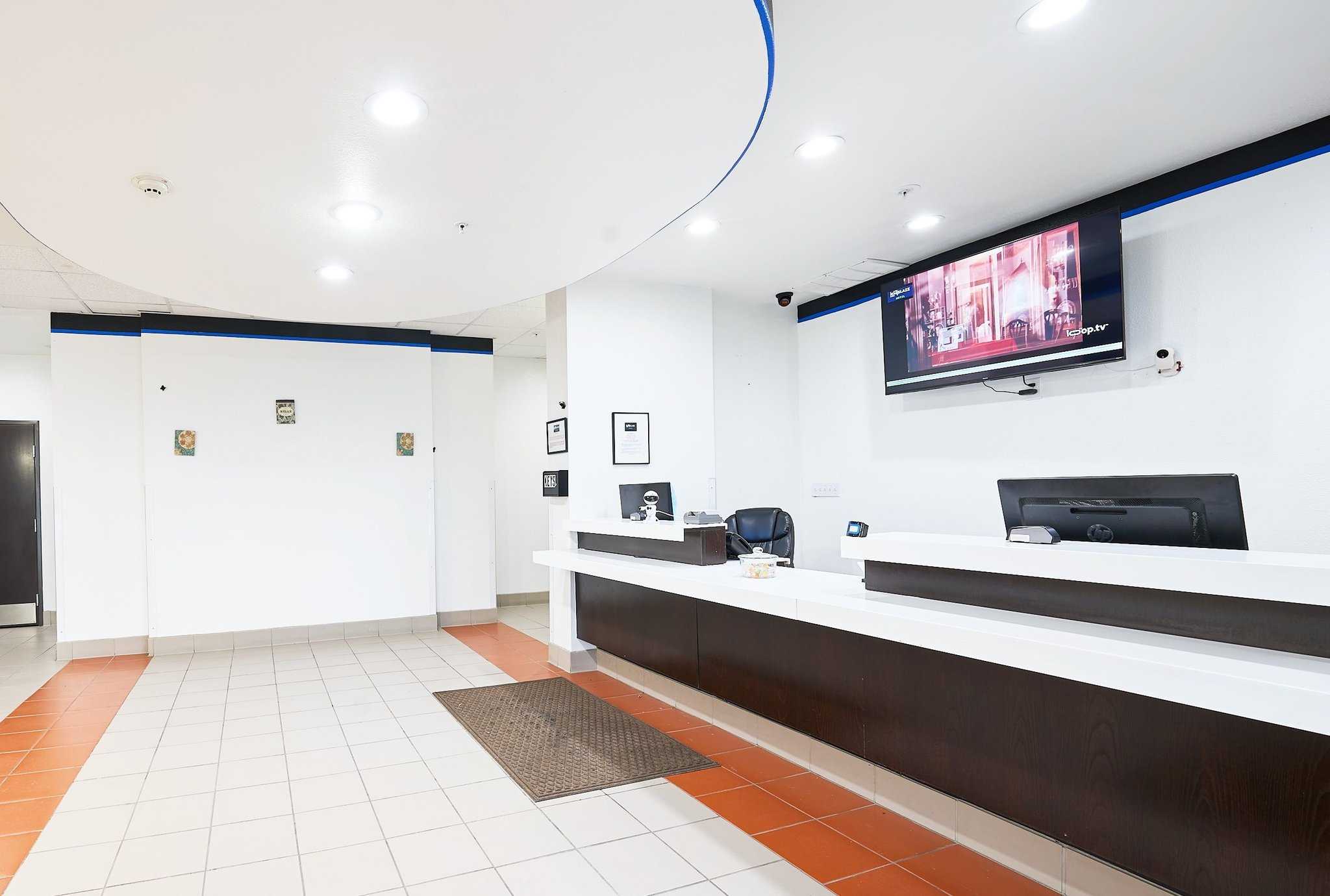 Emblaze hotel в Three Rivers, TX