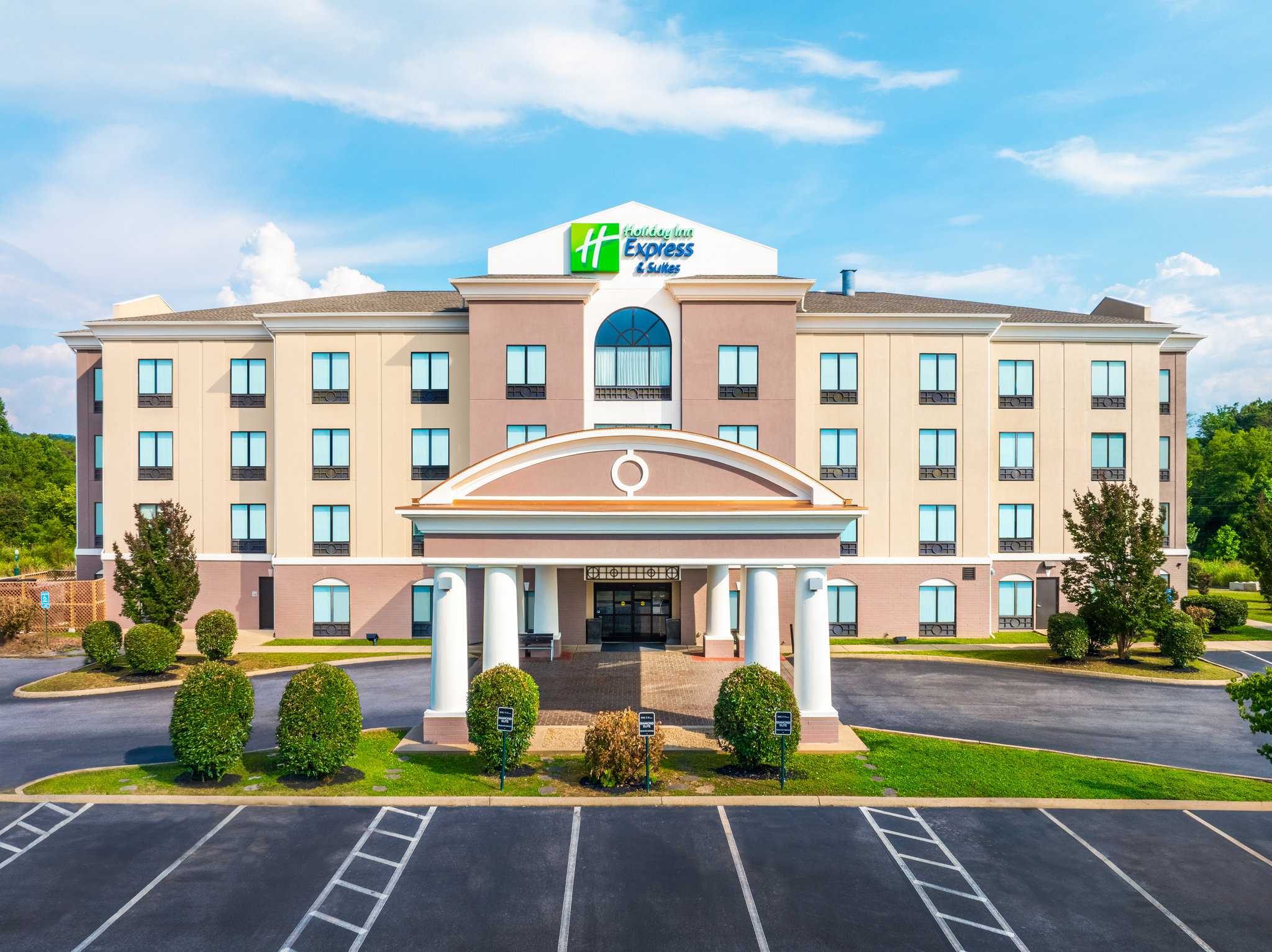 Holiday Inn Express Hotel & Suites Newport South в Ньюпорт, TN