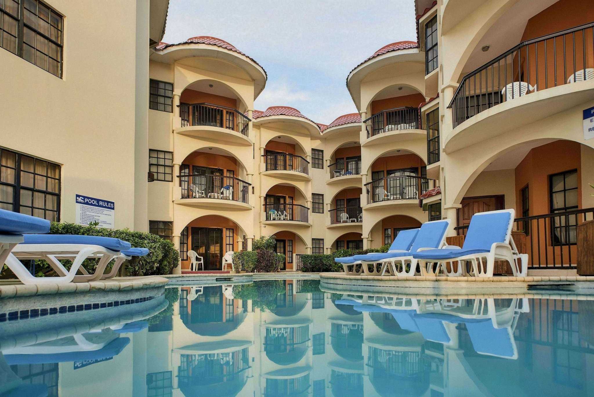 San Pedro, BZ 的 SunBreeze Suites