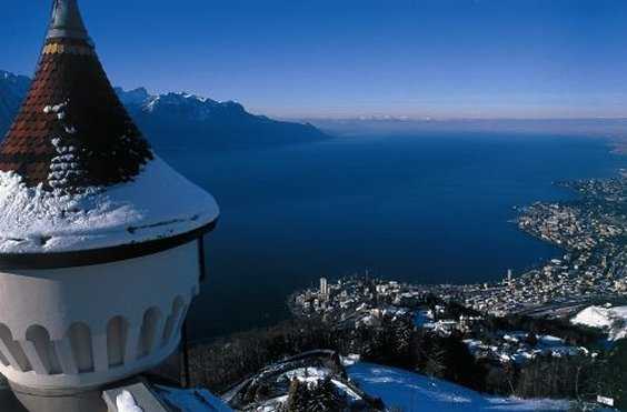 Montreux, CH 的 Hotel Bon-Port