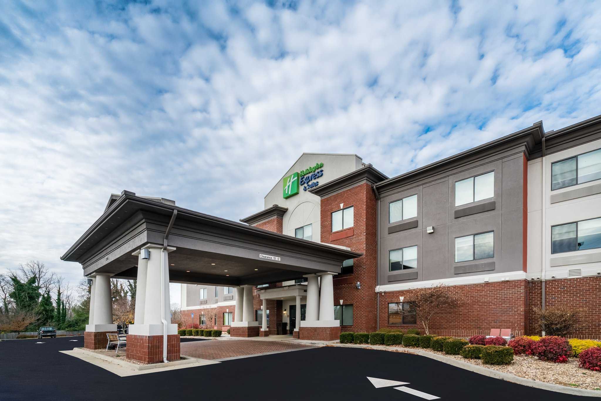 Holiday Inn Express Hotel & Suites Rocky Mount/Smith Mtn Lake, Kayalık Dağı, VA