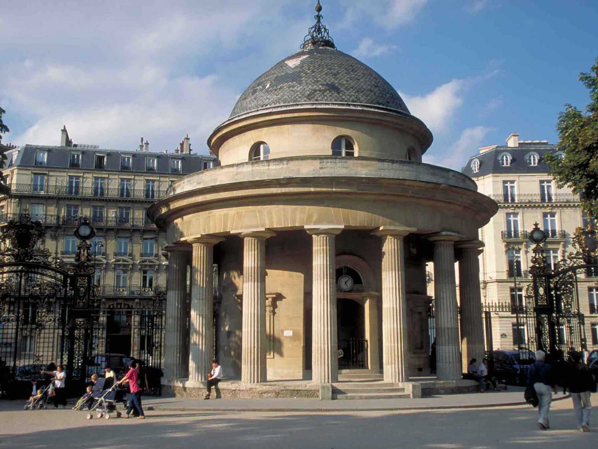 Pantin, FR 的 Mercure Paris Porte De Pantin