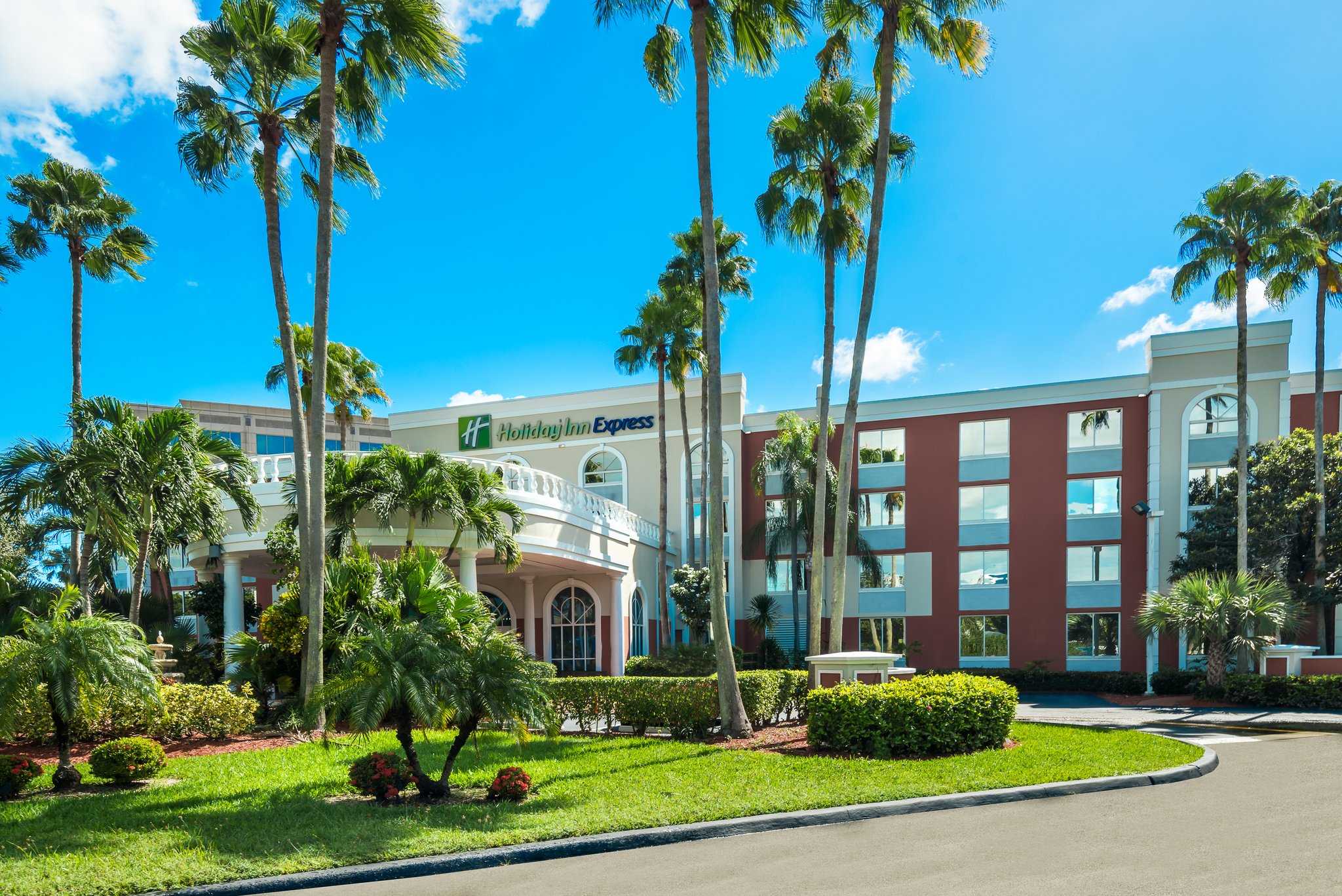 マイアミ, FLにおけるHoliday Inn Express Miami Airport Doral Area by IHG 