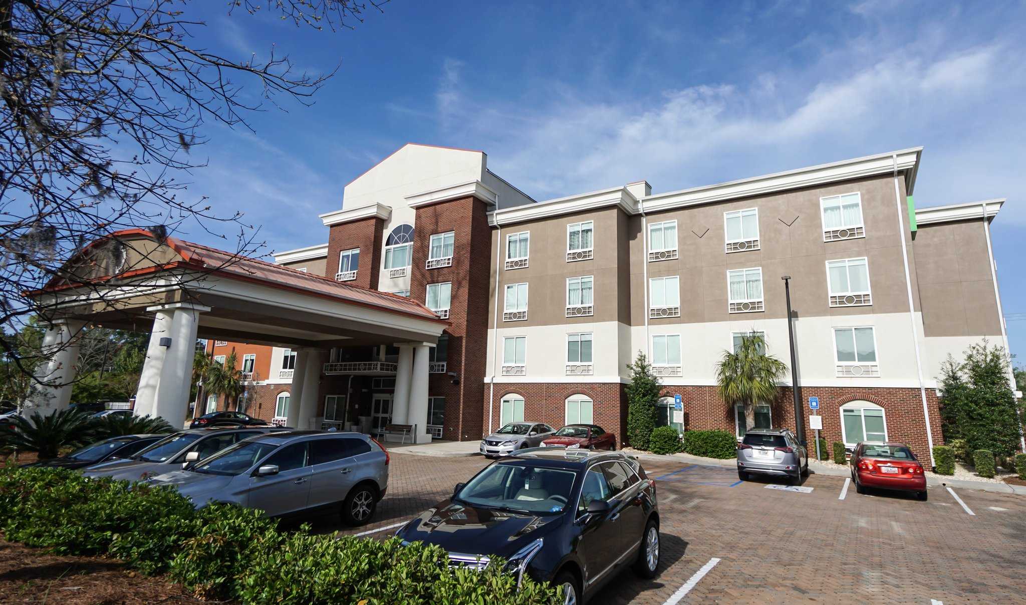 Holiday Inn Express Hotel & Suites Savannah - Midtown в Саванна, GA