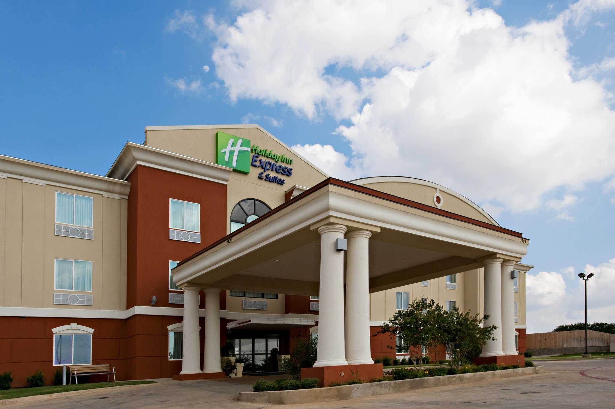 Holiday Inn Express Hotel & Suites Snyder в Снайдер, TX