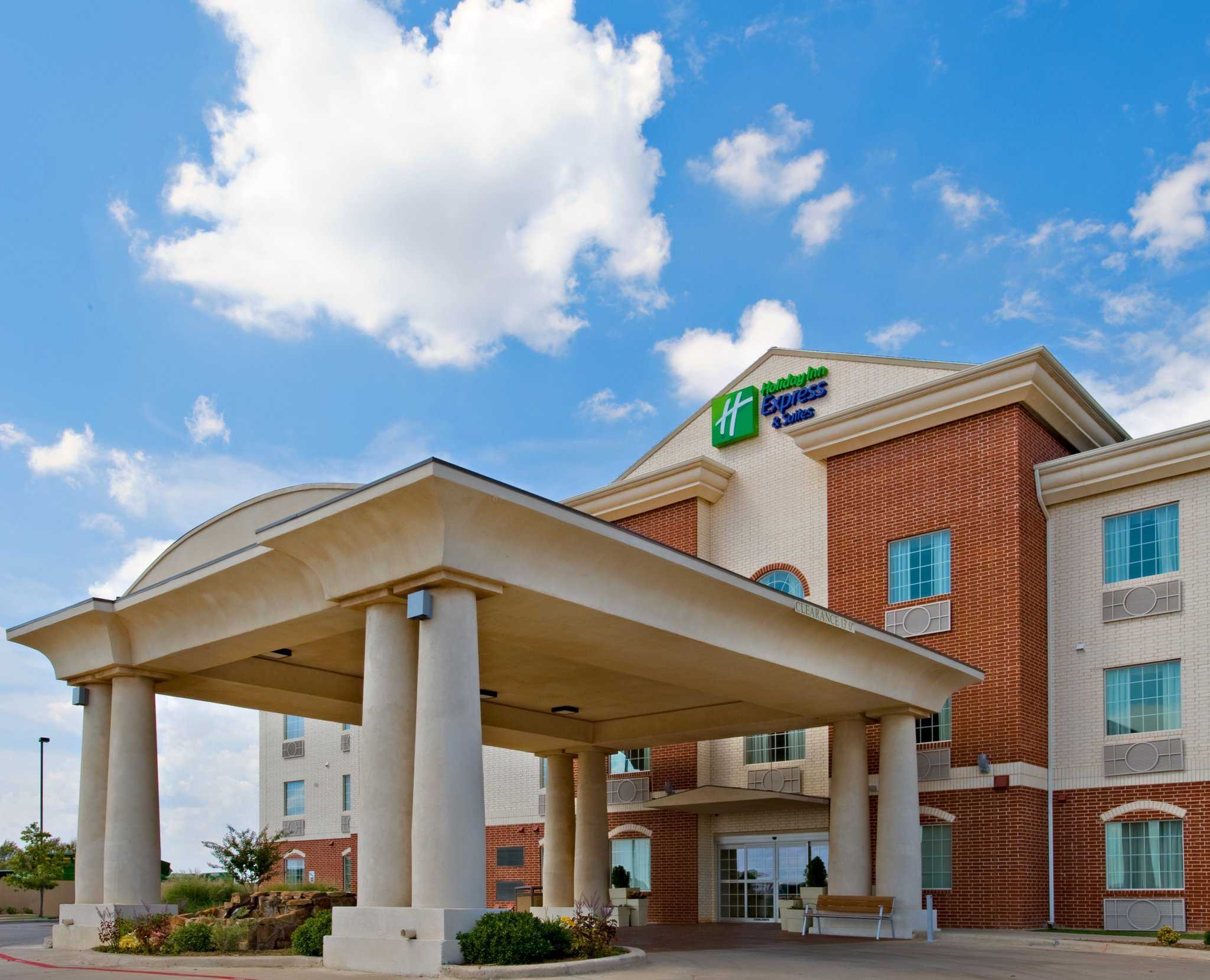 Holiday Inn Express Hotel & Suites Levelland в Левелленд, TX