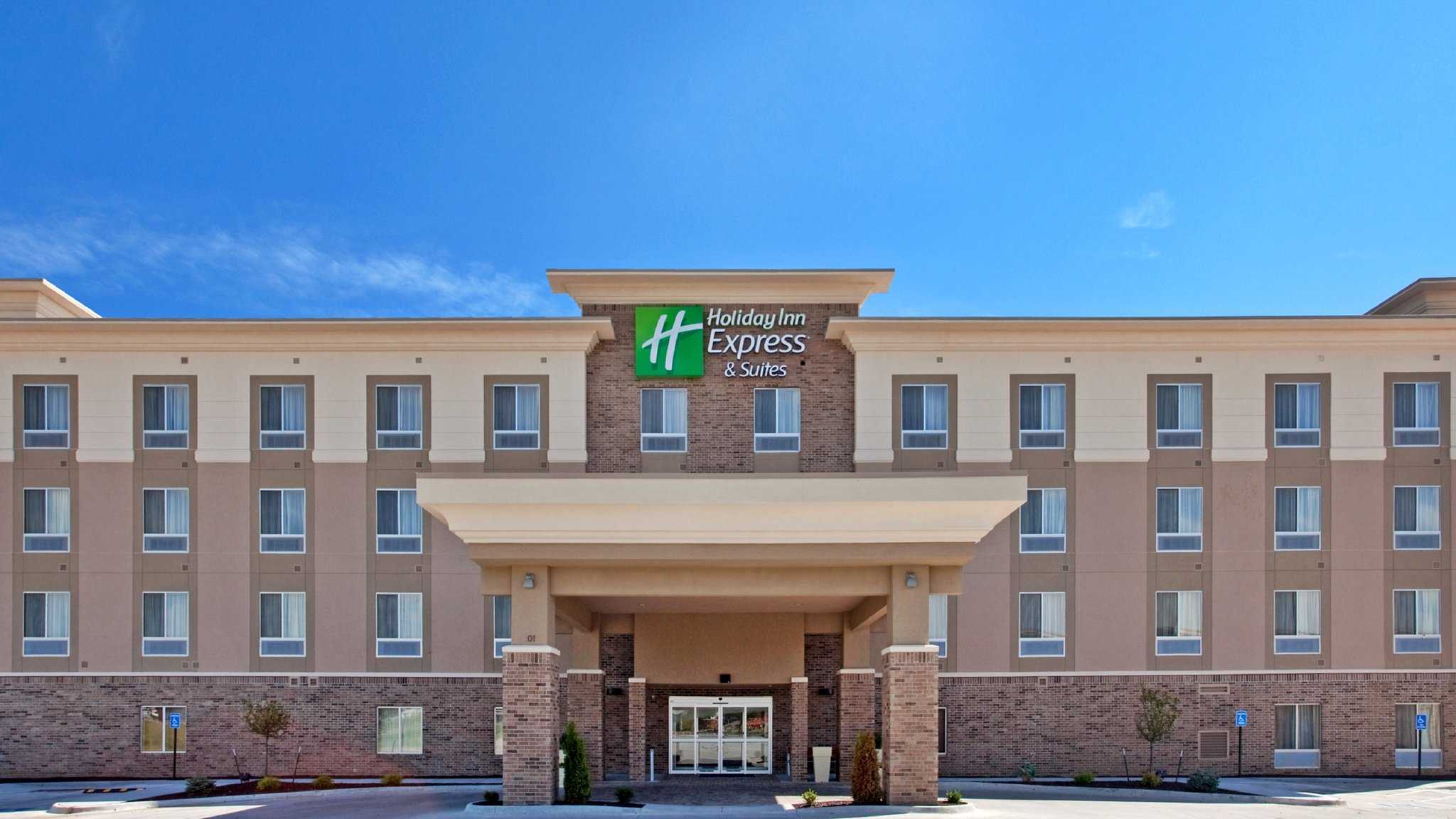 托皮卡, KS 的 Holiday Inn Express Hotel & Suites Topeka North