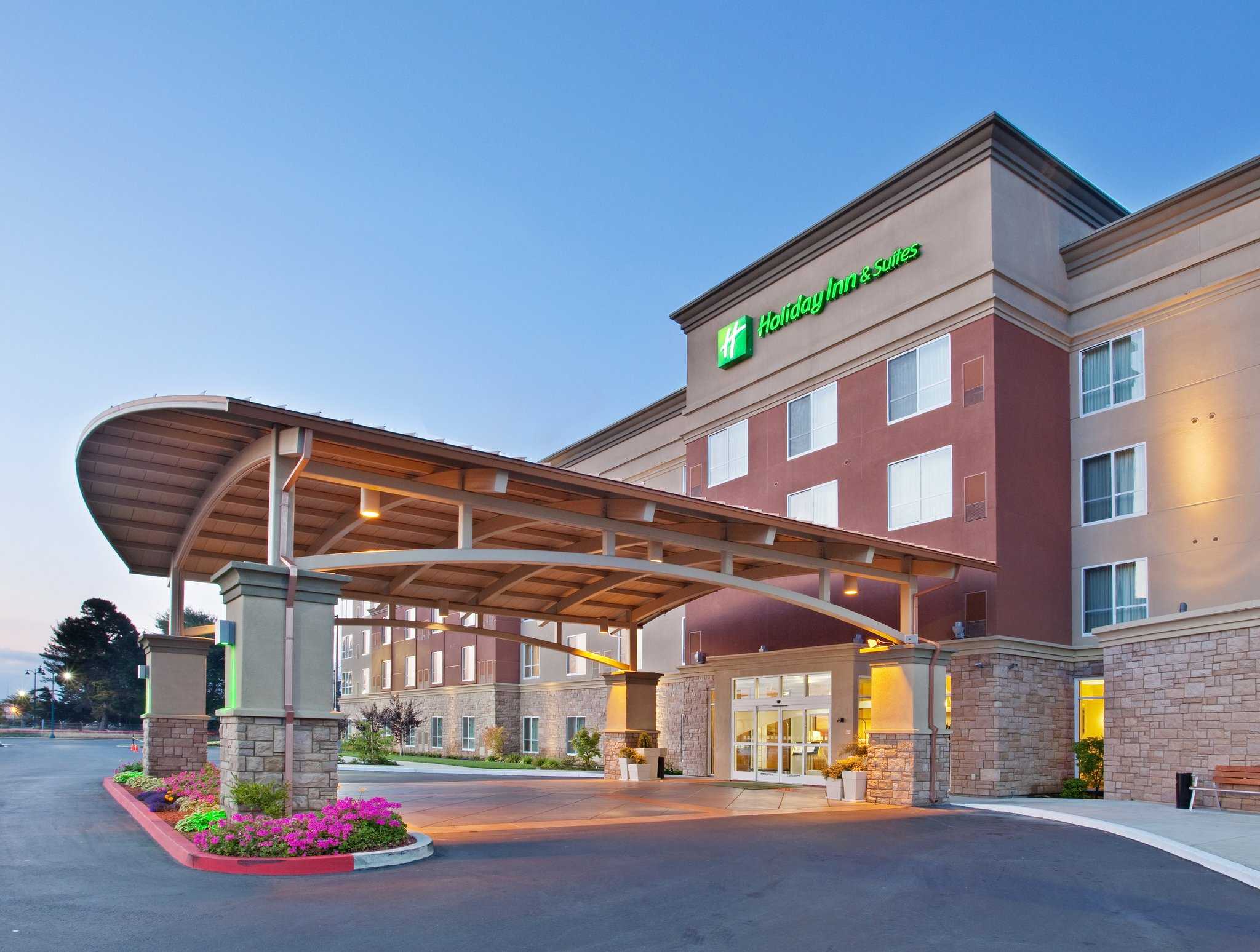 Holiday Inn & Suites Oakland – Airport в Окленд, CA