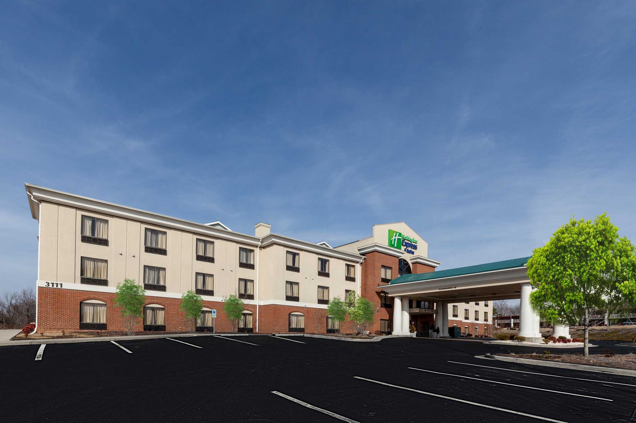 Holiday Inn Express & Suites Greensboro-East в Гринсборо, NC