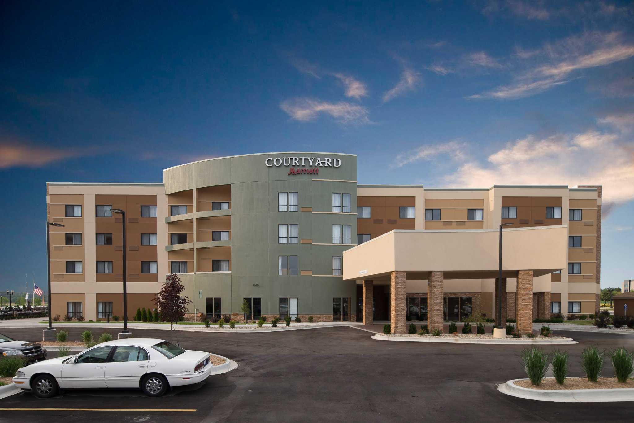 Courtyard by Marriott Bay City в Bay City, MI