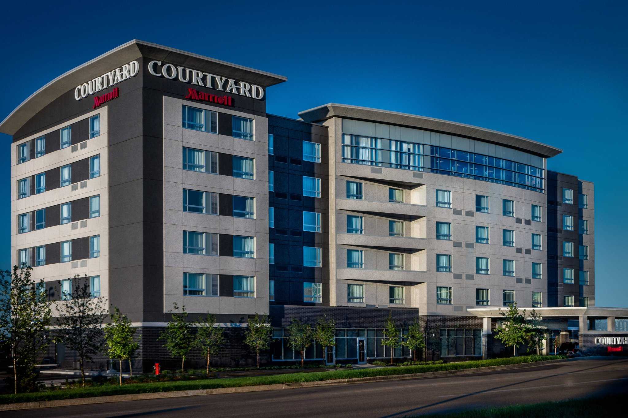 Courtyard by Marriott Winnipeg Airport in Winnipeg, MB