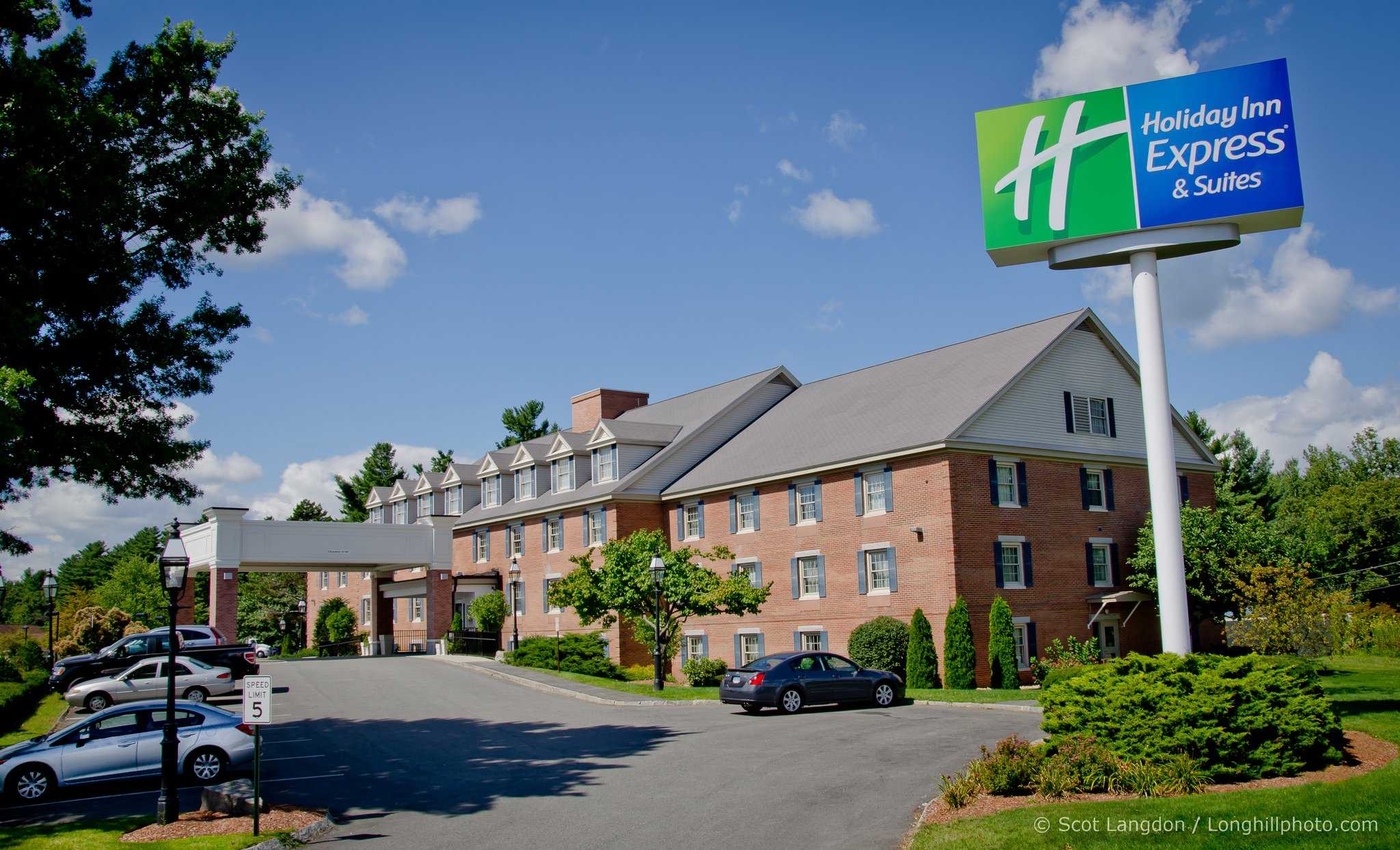Holiday Inn Express Hotel & Suites Merrimack в Мерримак, NH