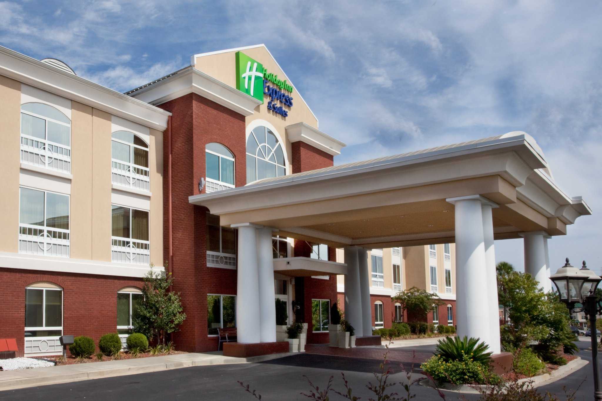 Holiday Inn Express Hotel & Suites Sumter в Самтер, SC