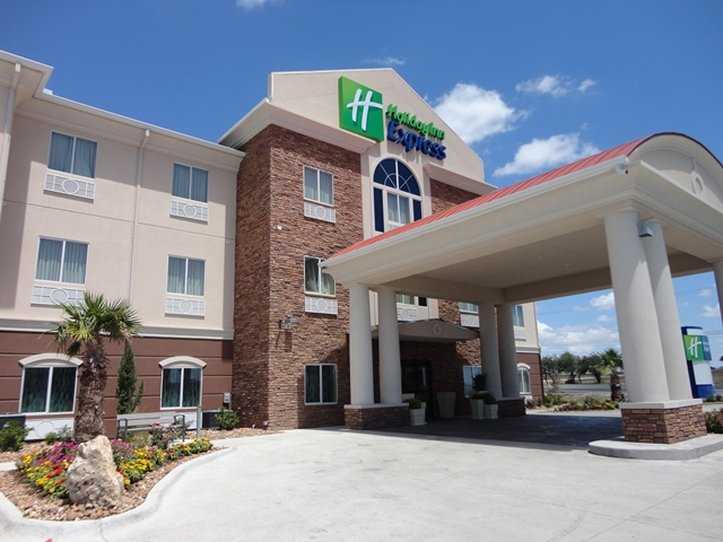 Holiday Inn Express Kenedy a Kenedy, TX