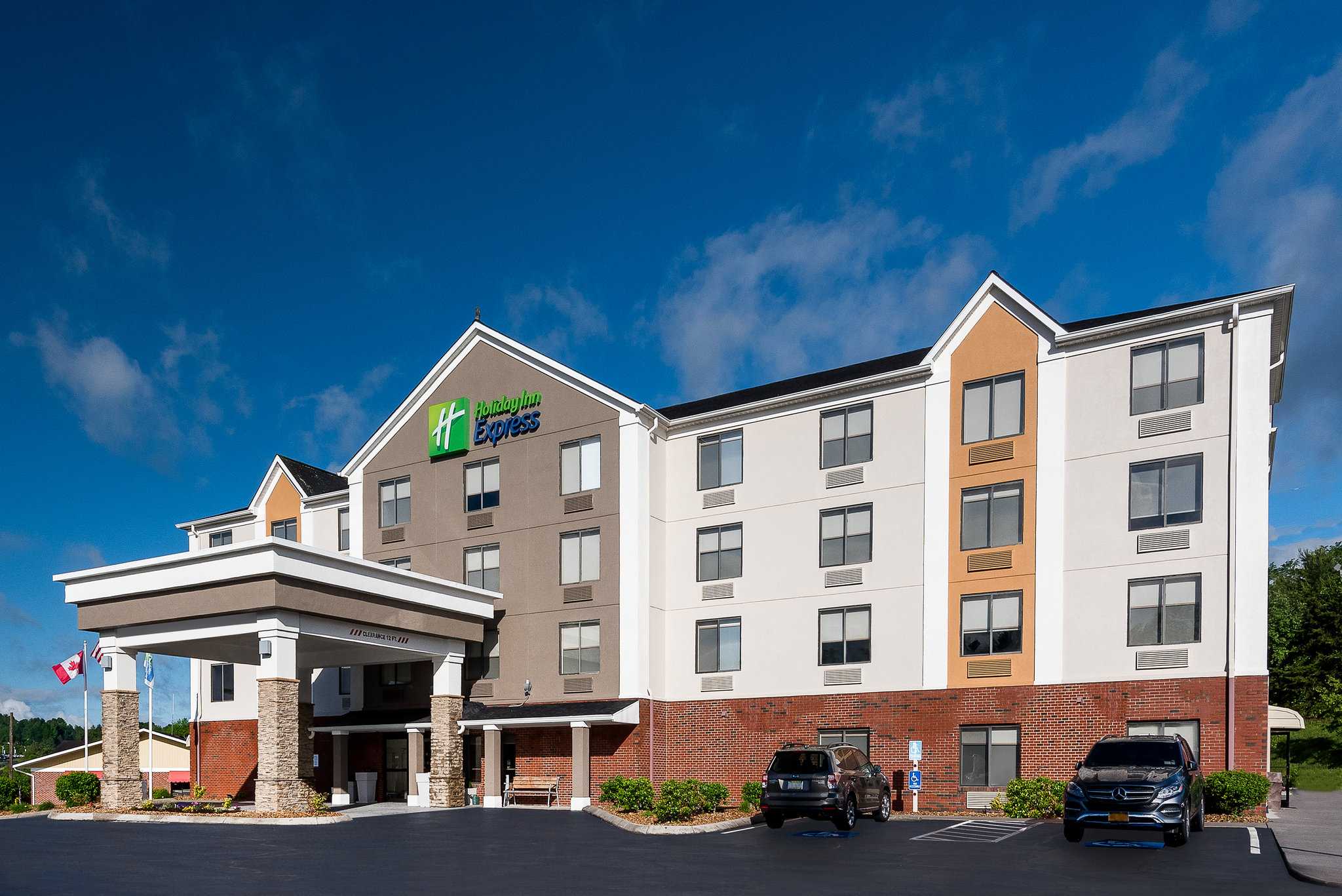 ヒルズビル, VAにおけるHoliday Inn Express Hillsville 