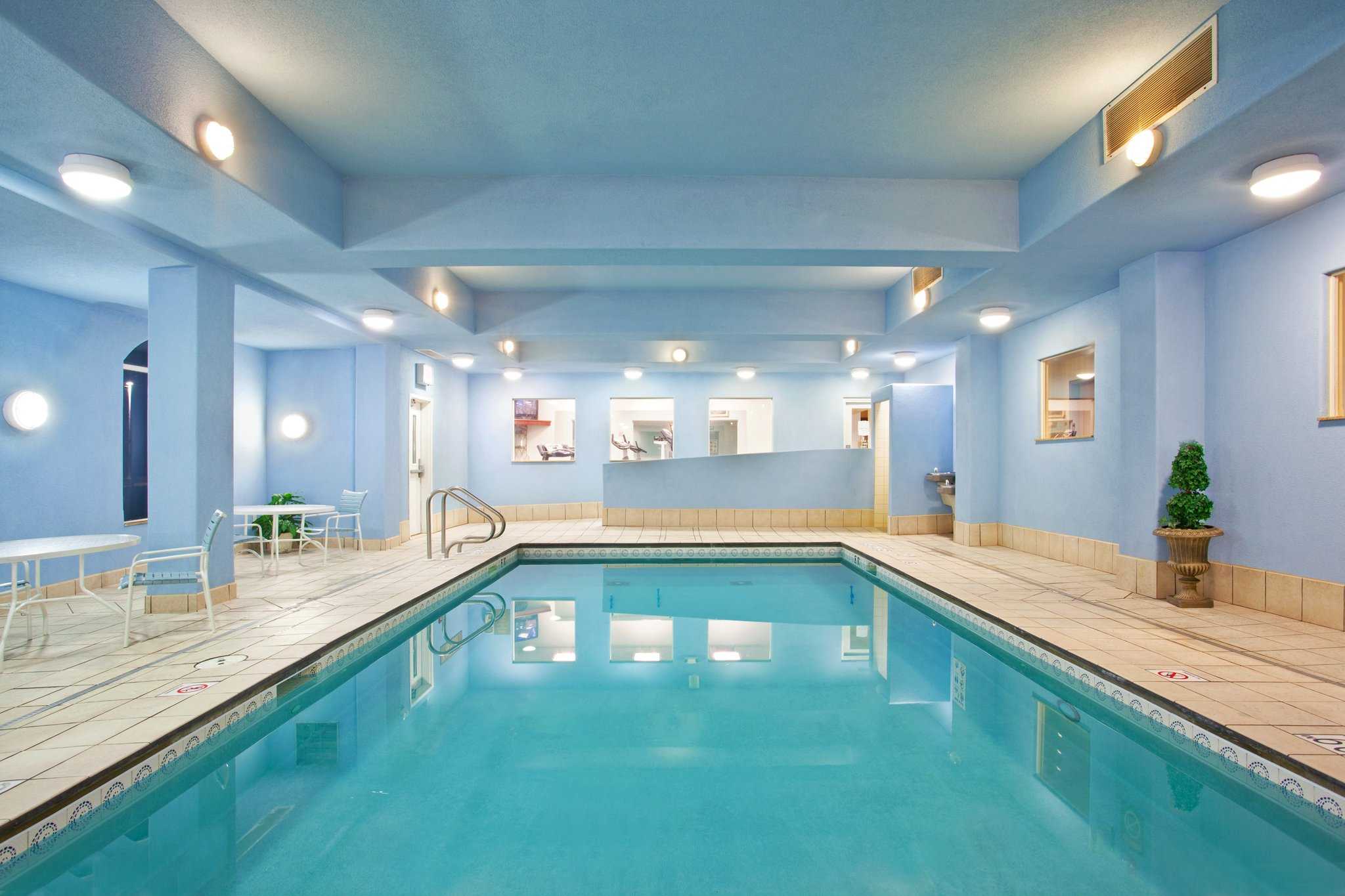 Holiday Inn Express Hotel & Suites Rockford Loves à Rockford, IL