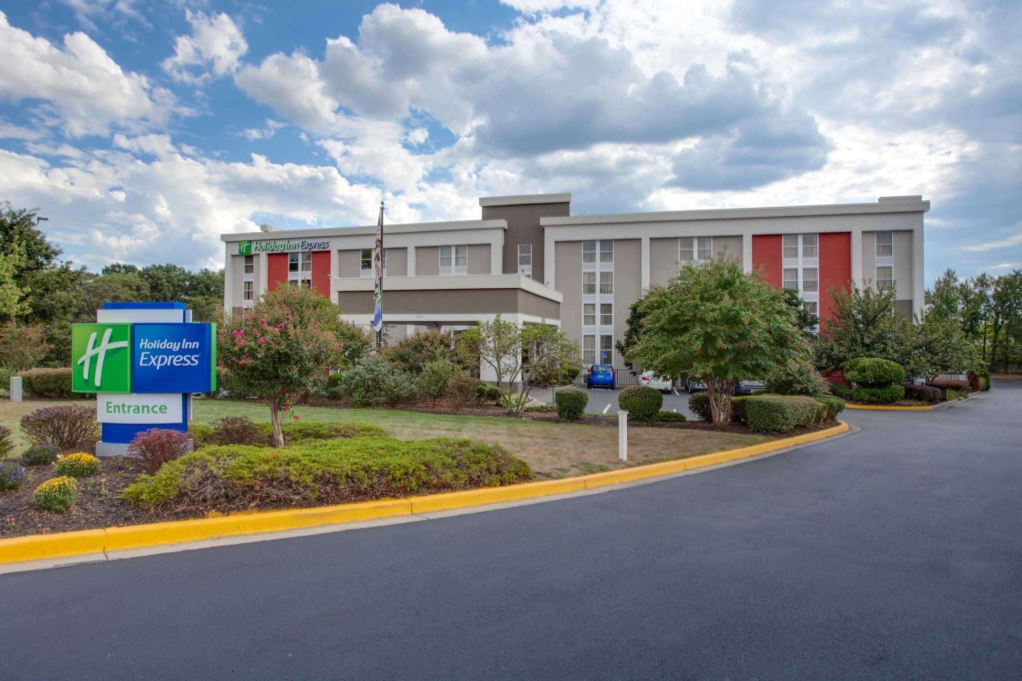 坎普斯普林斯, MD 的 Holiday Inn Express Washington DC East- Andrews AFB