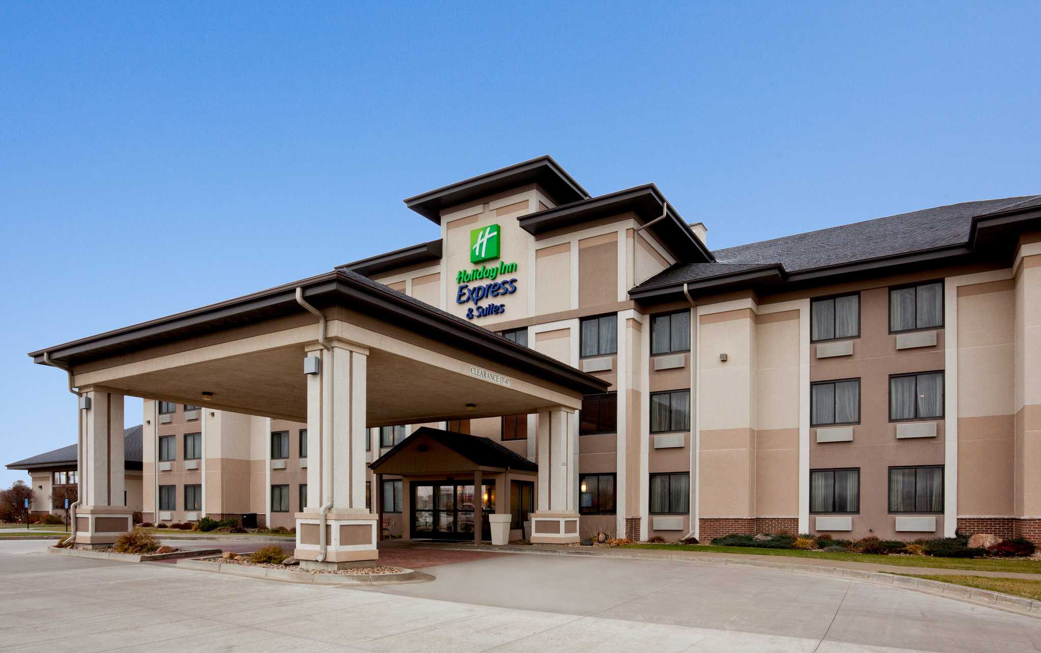 Holiday Inn Express & Suites Worthington a Worthington, MN