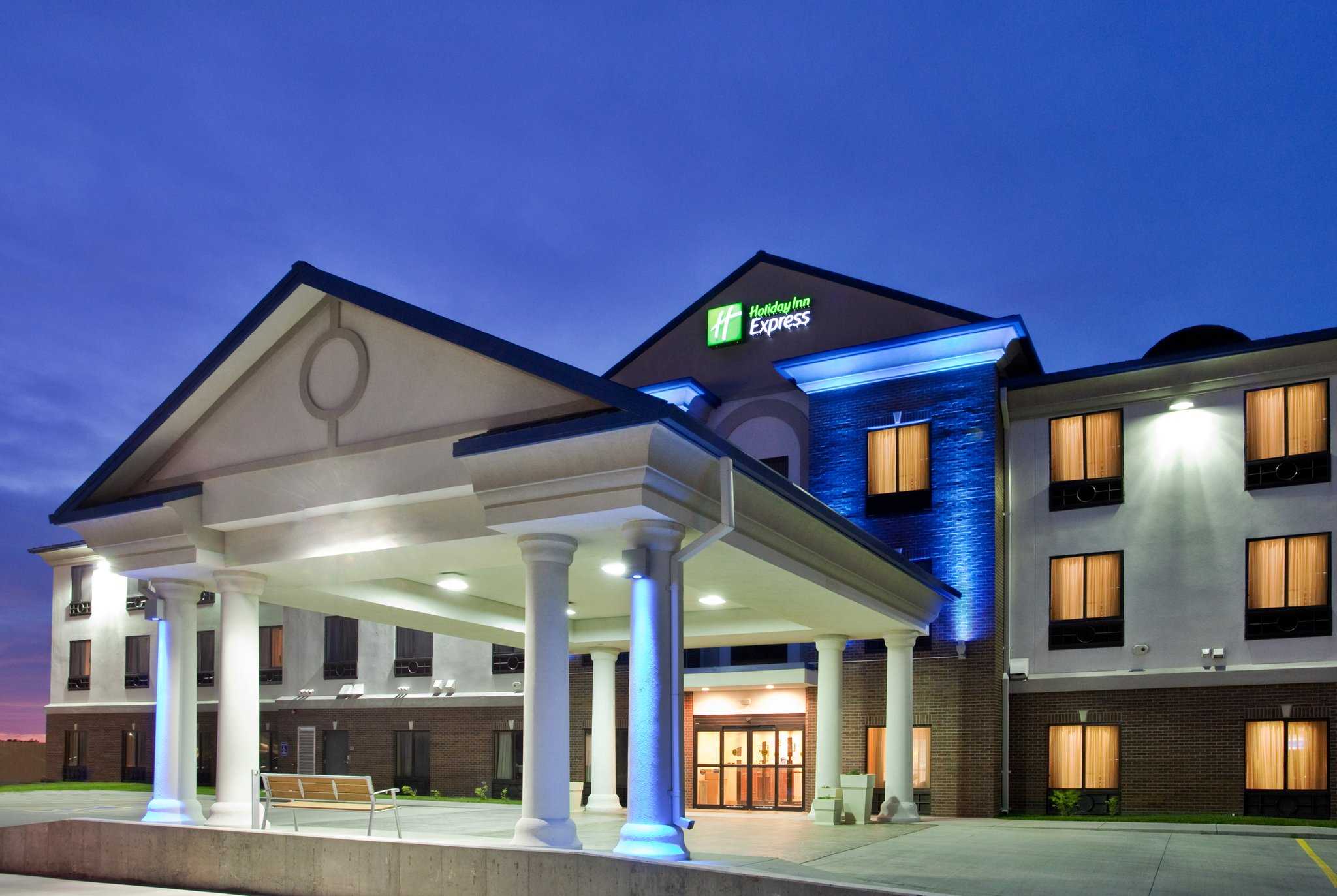 Holiday Inn Express Hotel & Suites Mcpherson a McPherson, KS