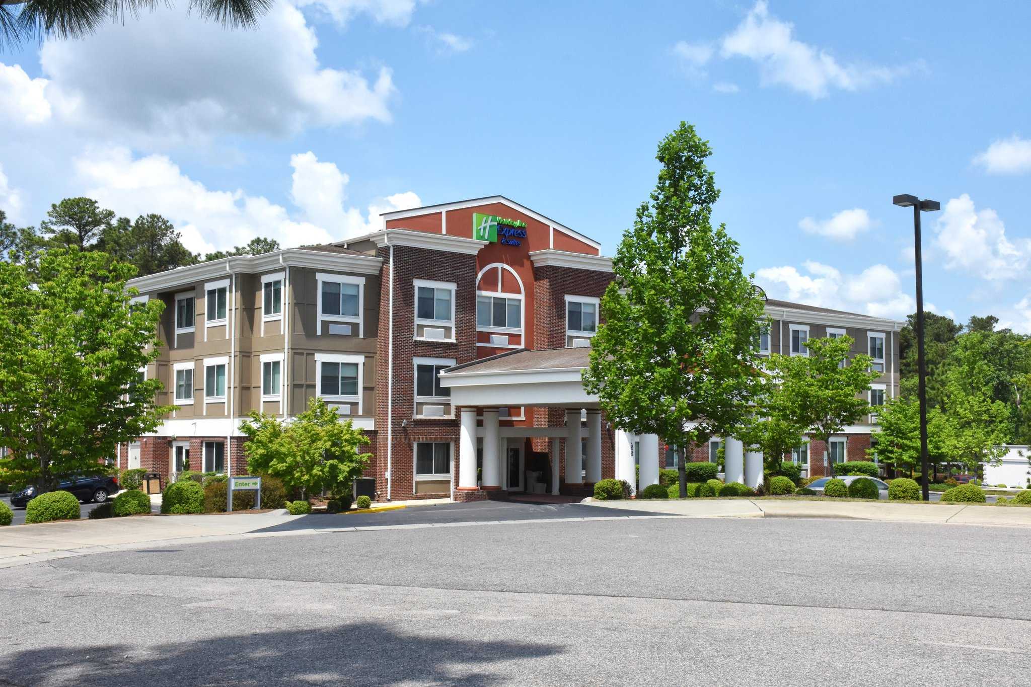 Holiday Inn Express Hotel & Suites Southern Pines-Pinehurst Area in Zuidelijke pijnbomen, NC