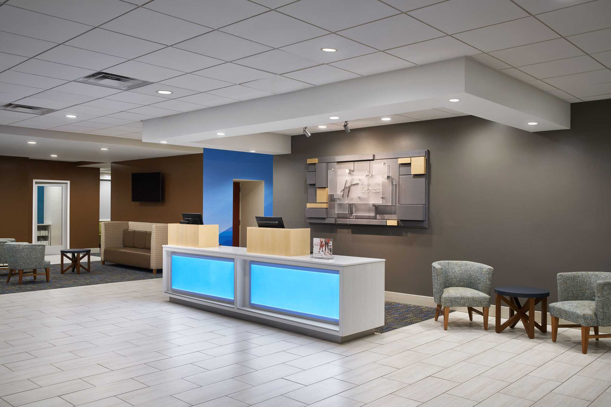 Holiday Inn Express Richmond-Downtown в Ричмонд, VA