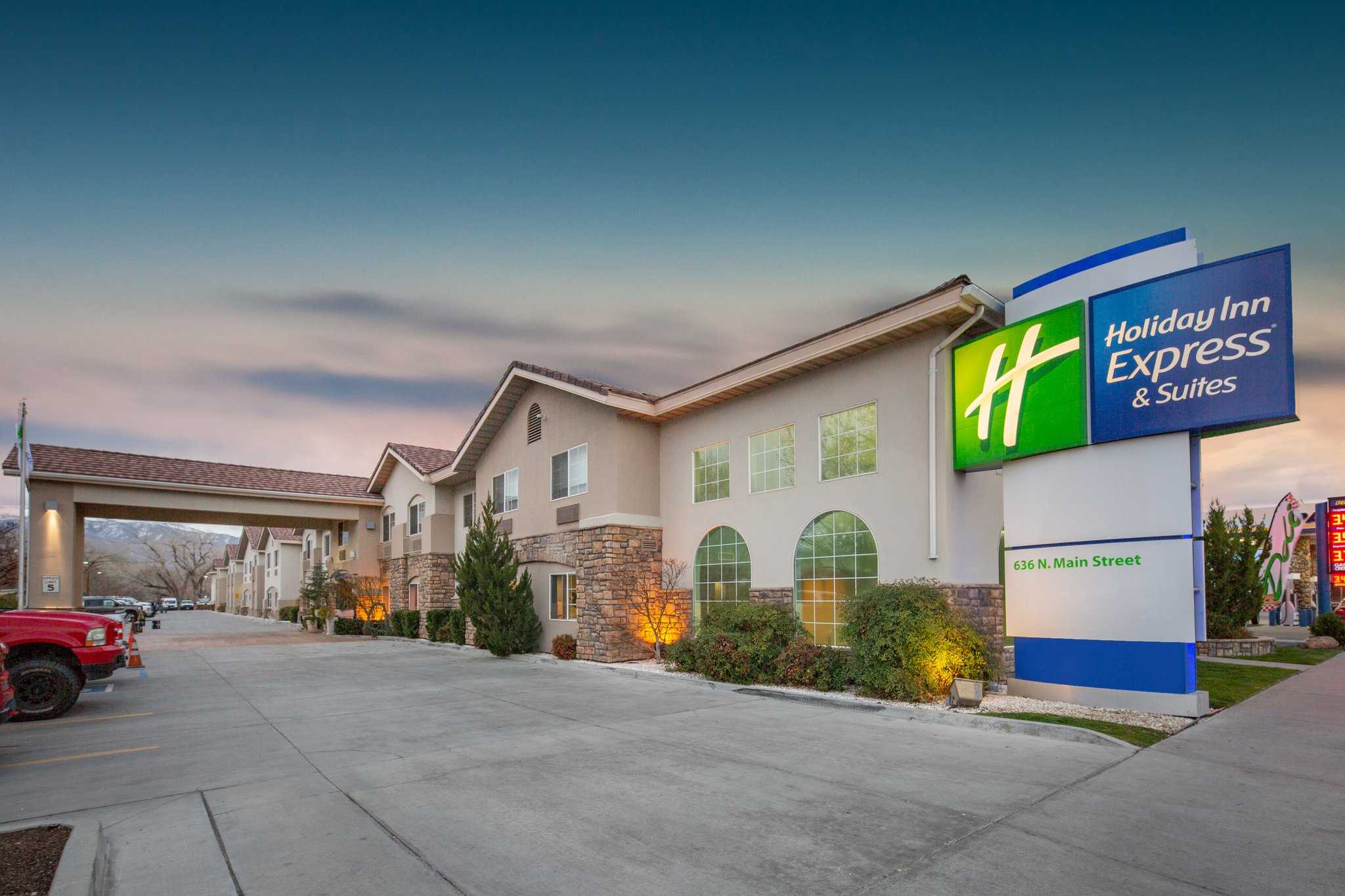 Holiday Inn Express Hotel & Suites Bishop in Bischof, CA