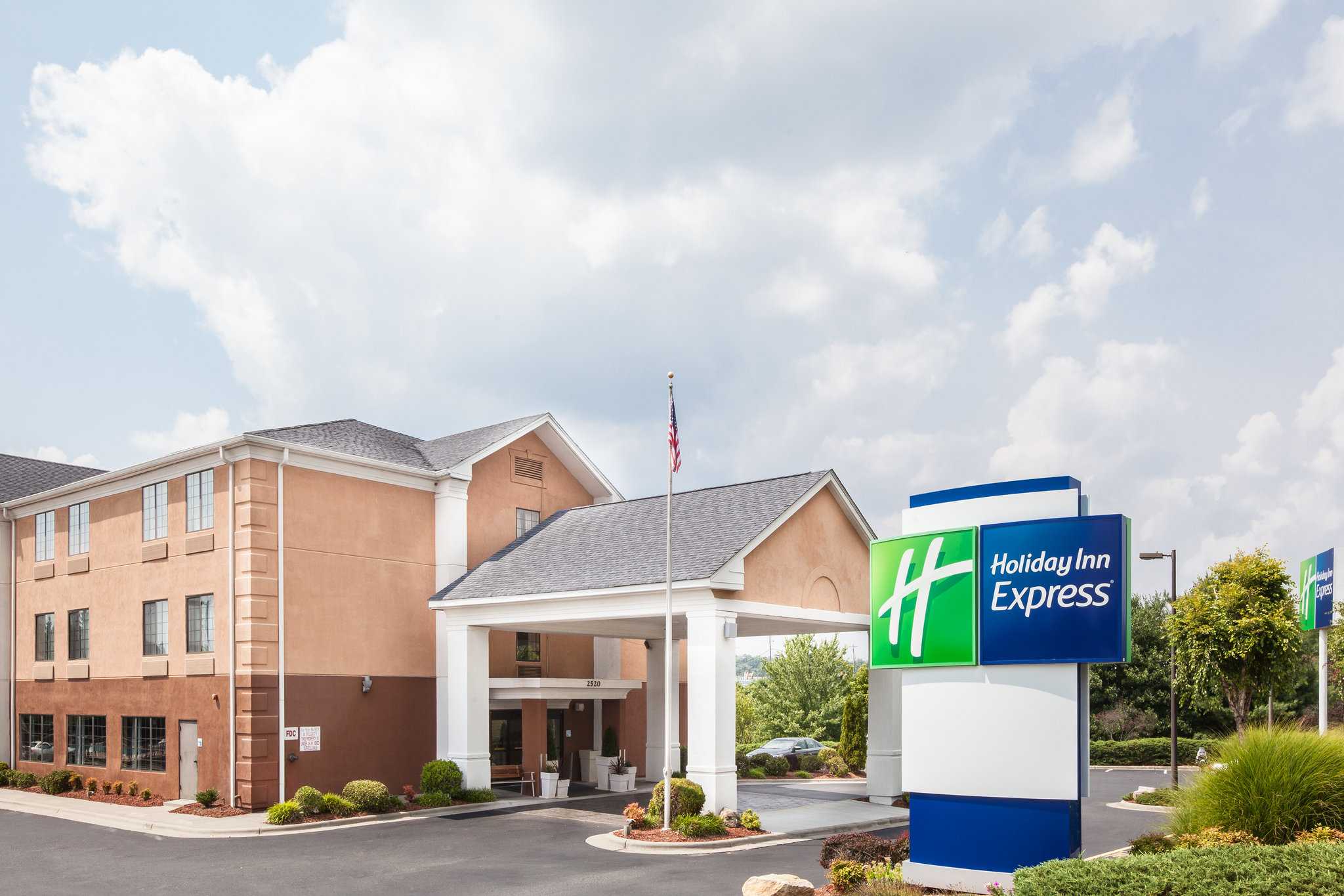 Holiday Inn Express Winston-Salem в Уинстон-Сейлем, NC