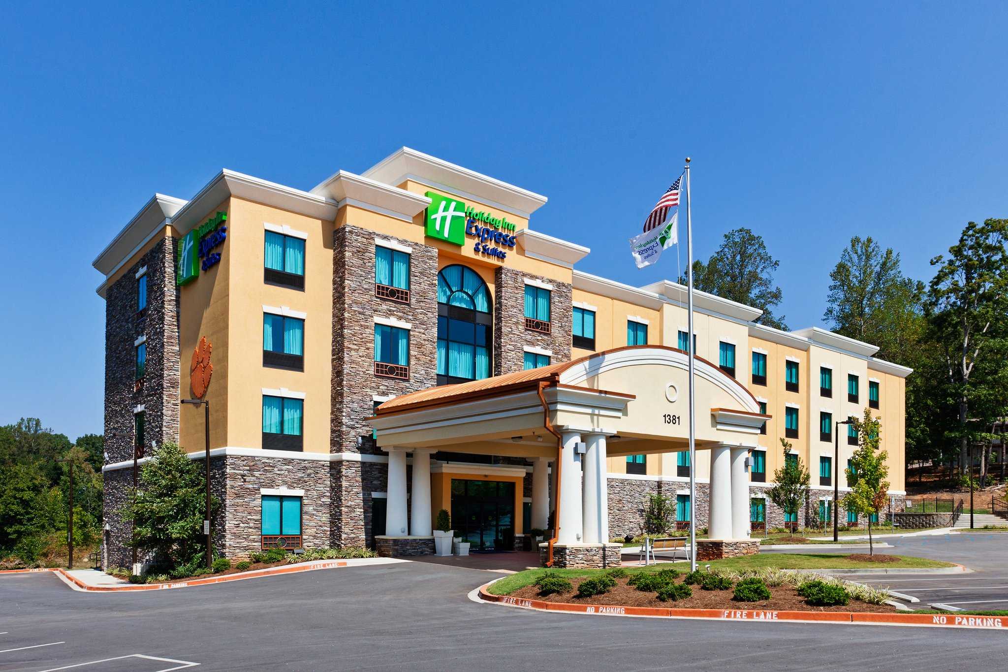 Holiday Inn Express Hotel & Suites Clemson-Univ Area в Клемсон, SC