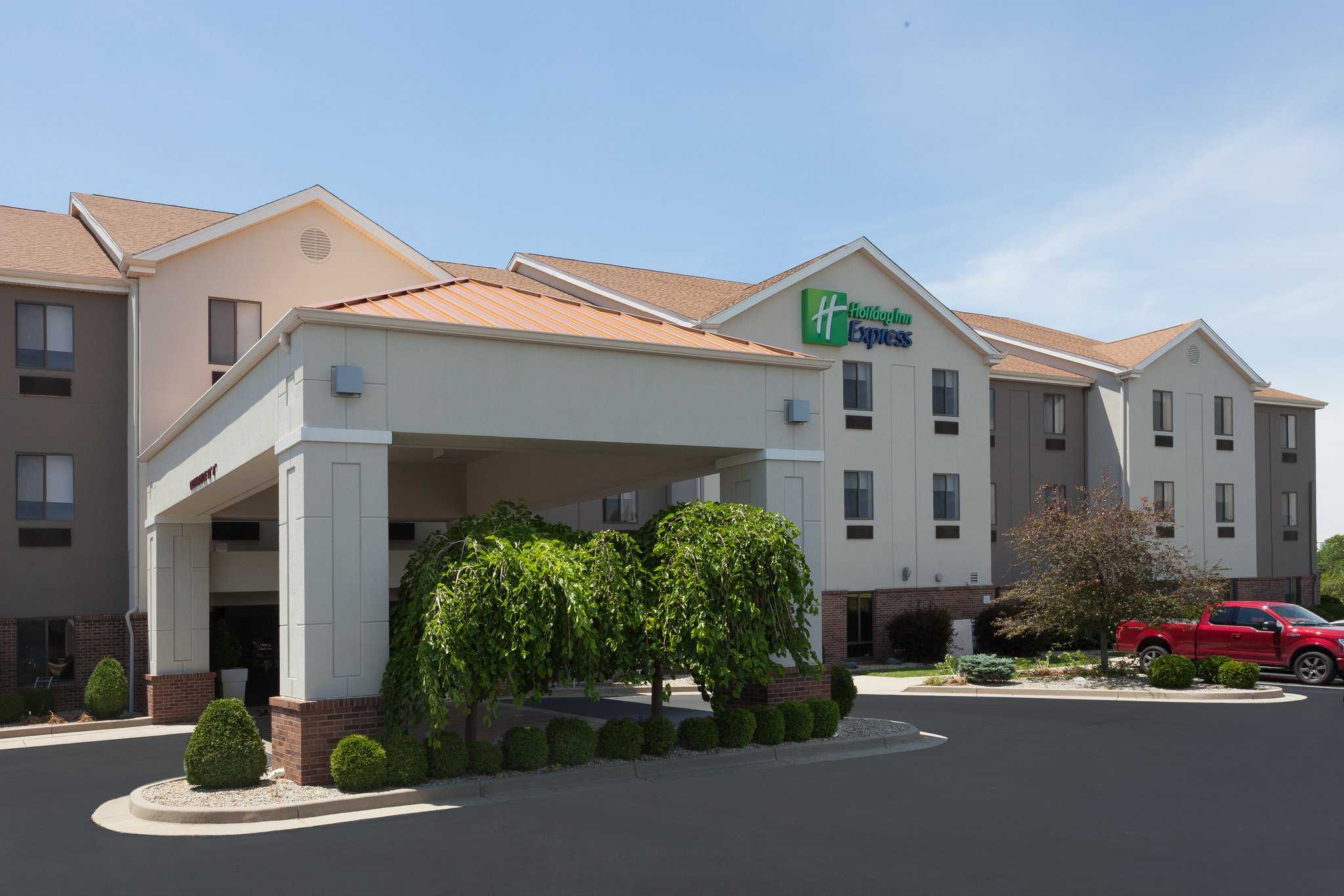 Holiday Inn Express Hotel & Suites Dayton West - Brookville in บรูควิลล์, OH