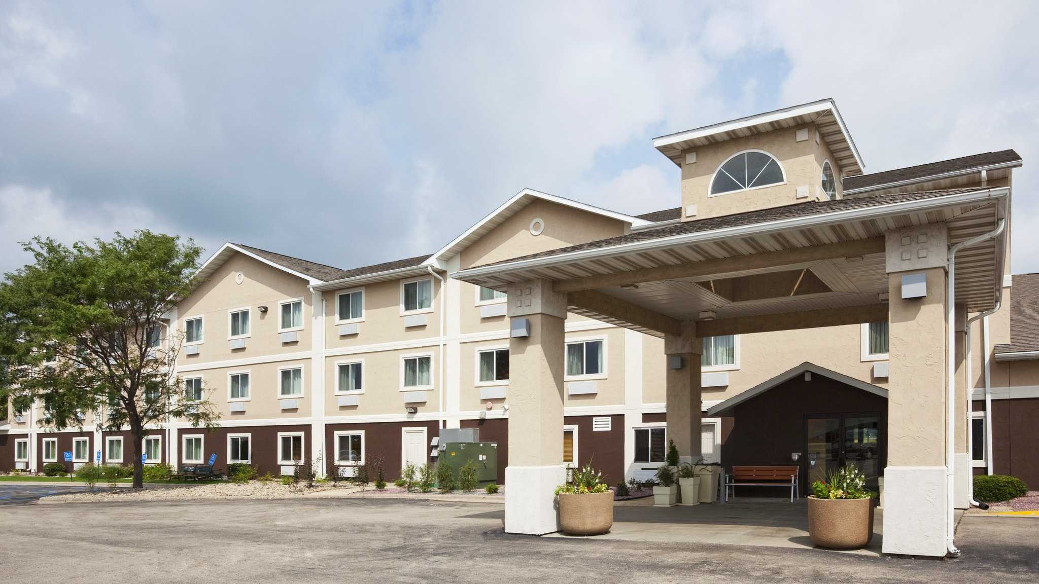 Holiday Inn Express Deforest (Madison Area) in Entwalden, WI