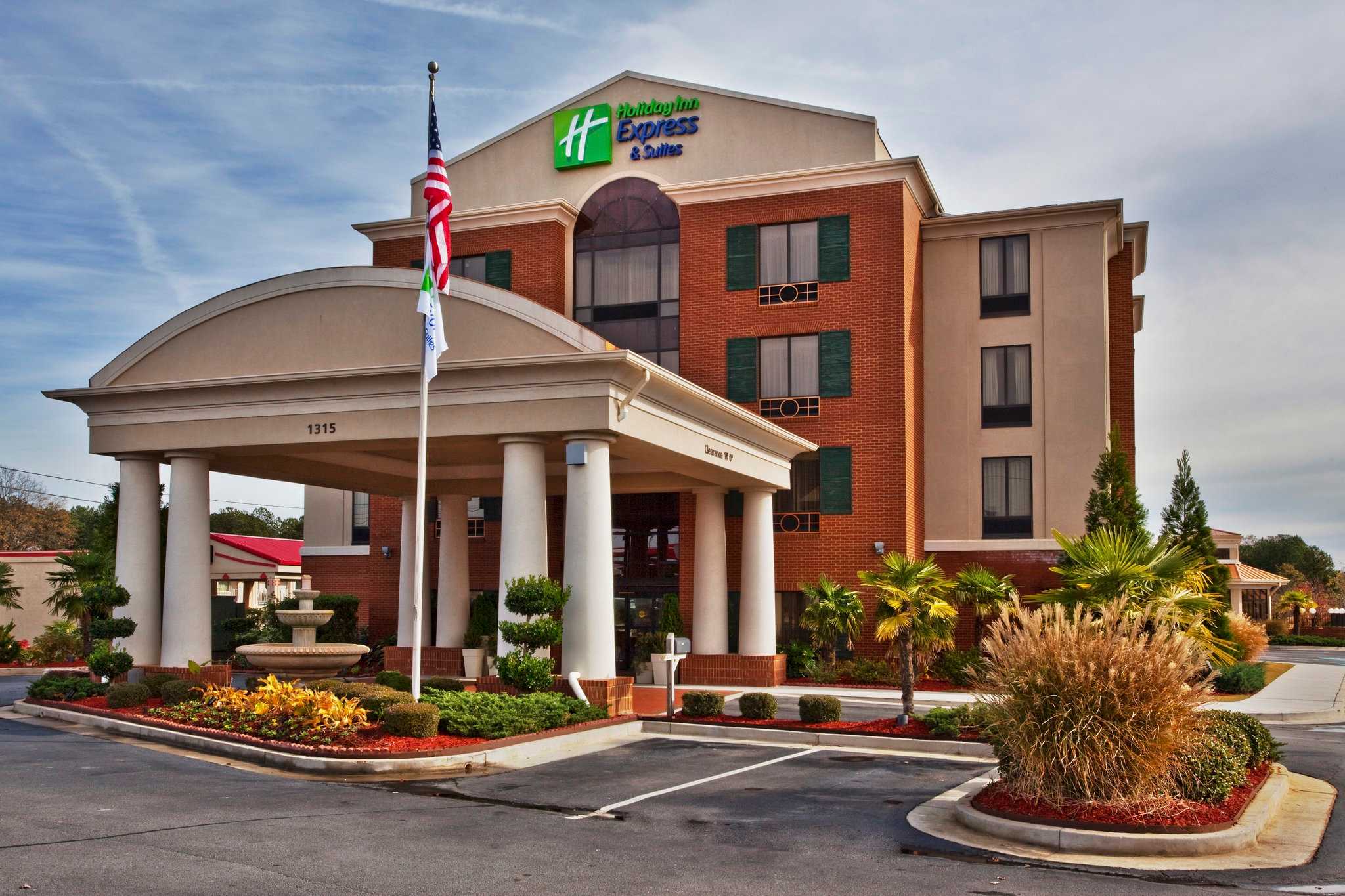 Holiday Inn Express & Suites Mcdonough в Макдоно, GA