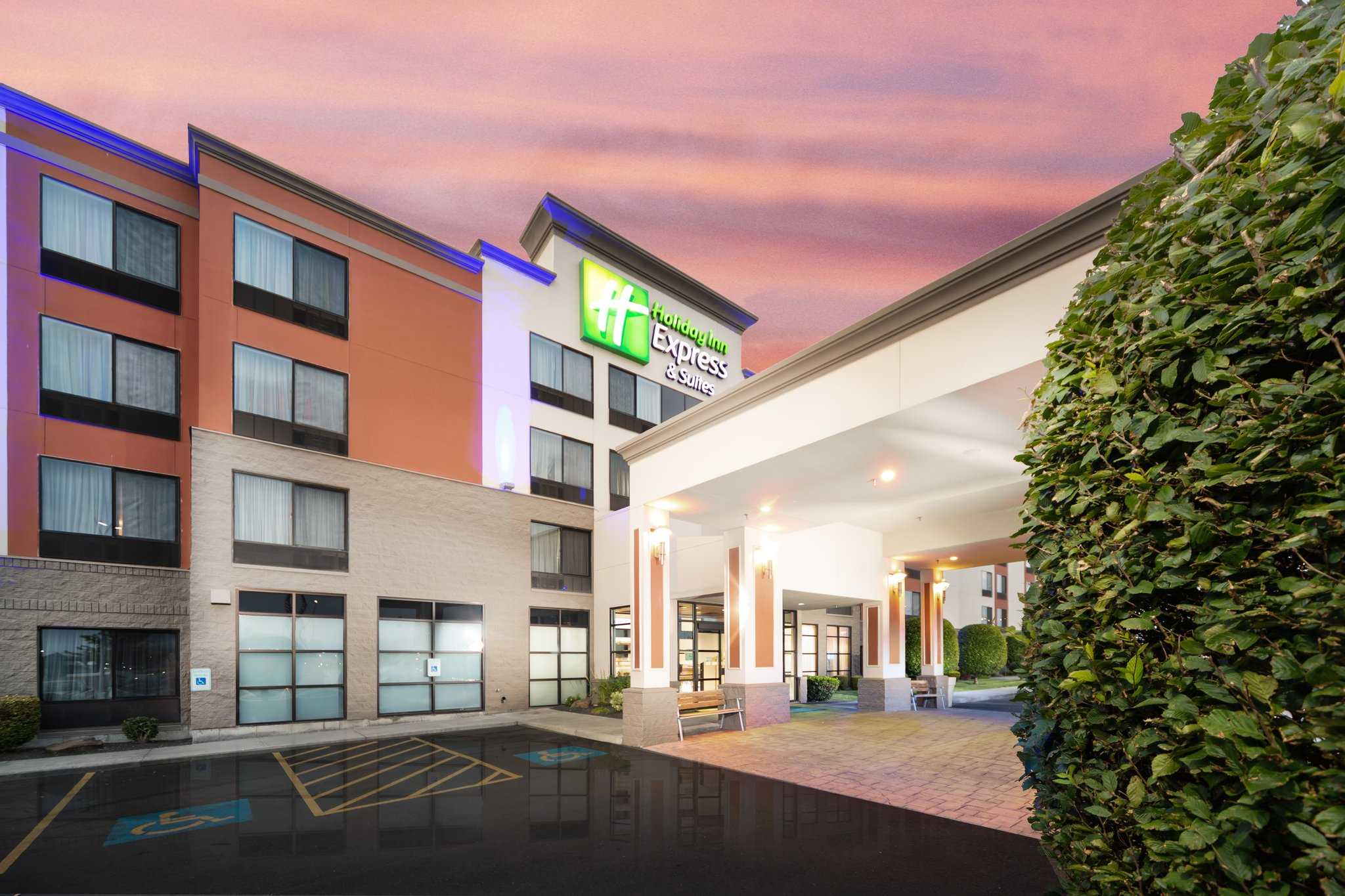 Holiday Inn Express Hotel & Suites Pasco-TriCities в Паско, WA