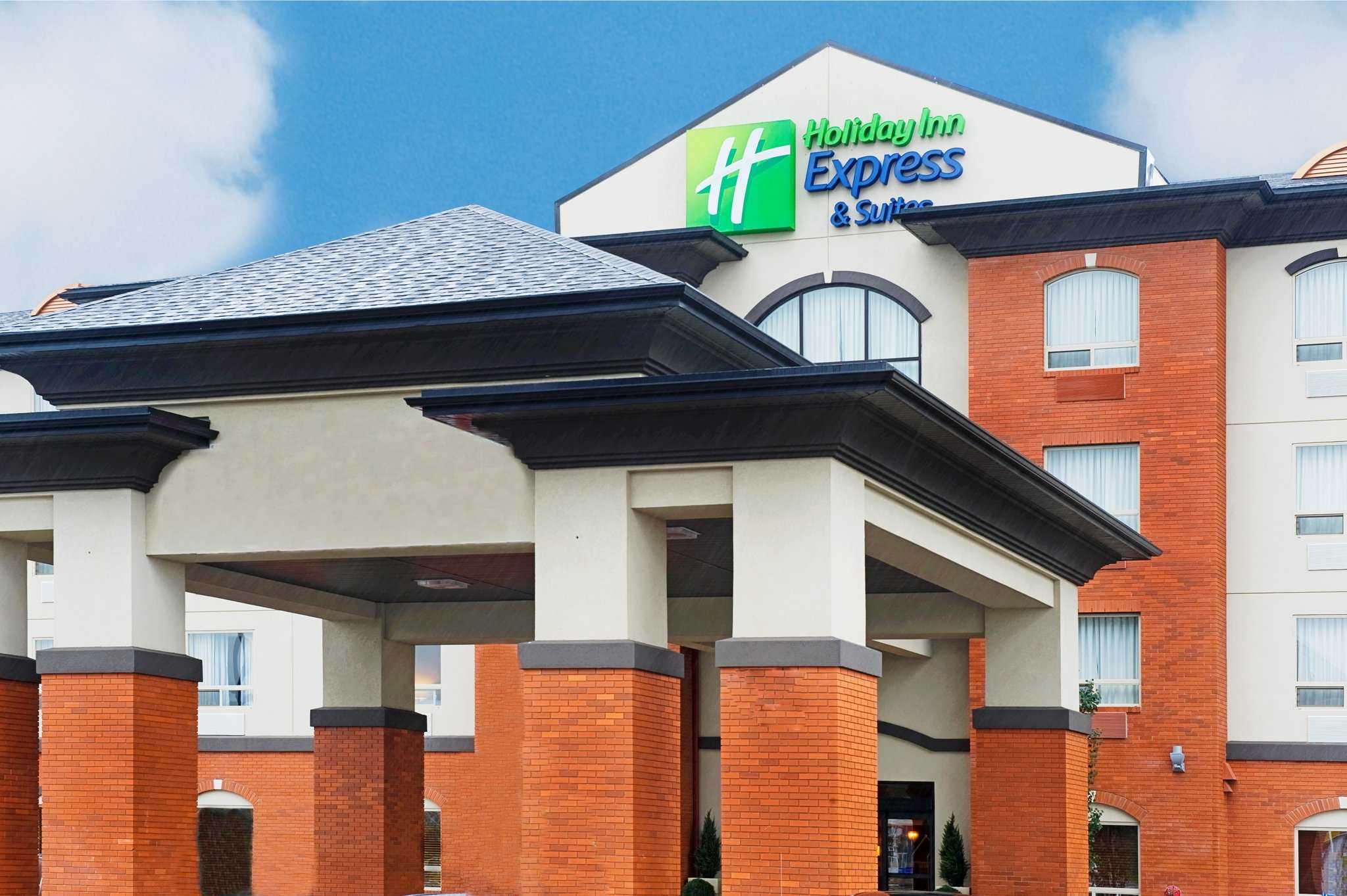 Holiday Inn Express Slave Lake в Озеро Слейв, AB