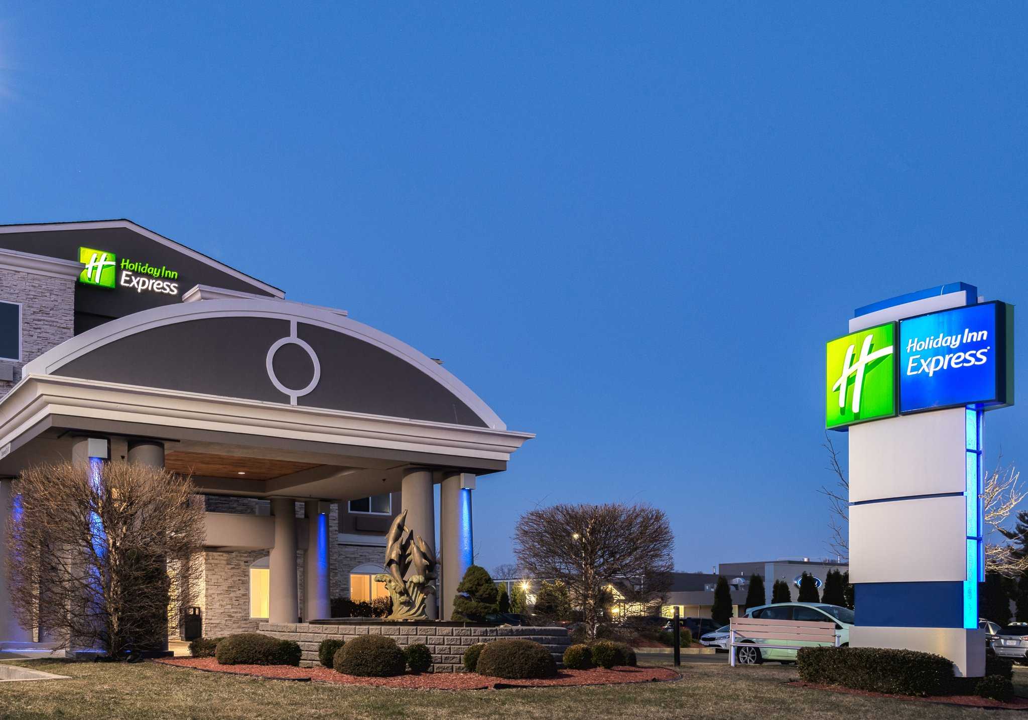 Holiday Inn Express Branford-New Haven в Брэнфорд, CT