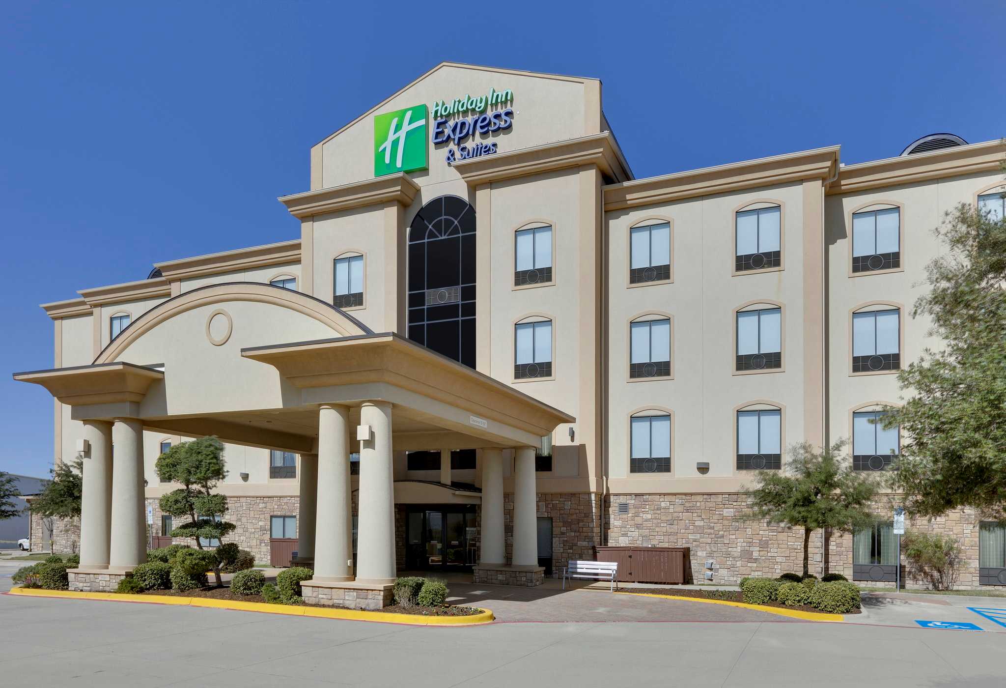 Holiday Inn Express Hotel & Suites Denton-Unt-Twu in เดนตัน, TX