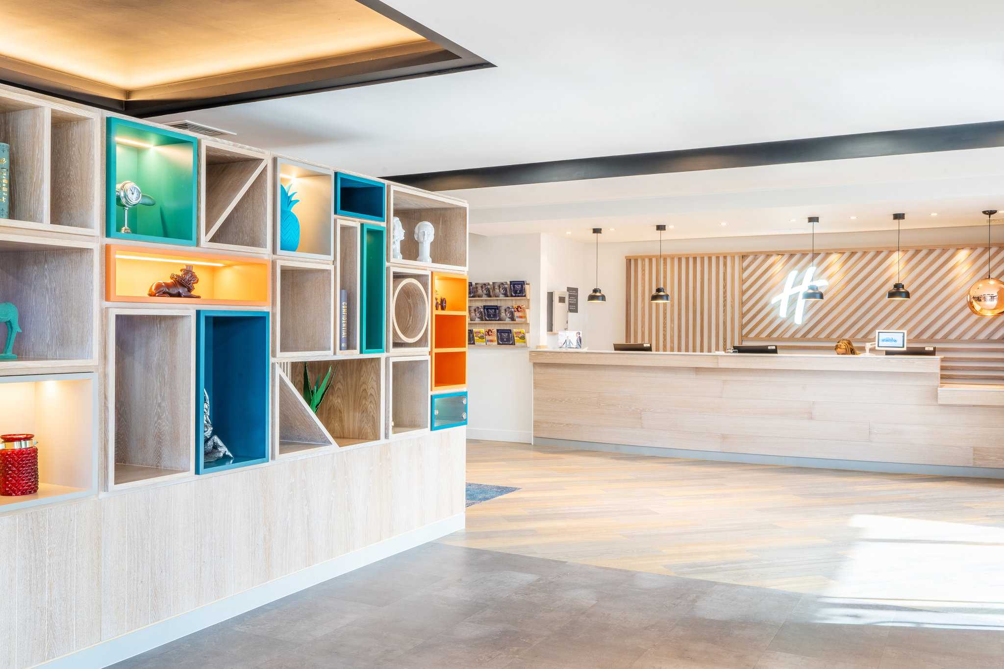 Holiday Inn Stevenage в Стивенедж, GB1