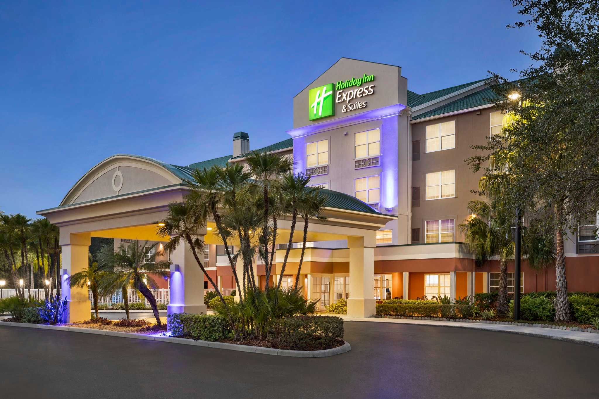 Holiday Inn Express & Suites Sarasota East - I-75 a Sarasota, FL