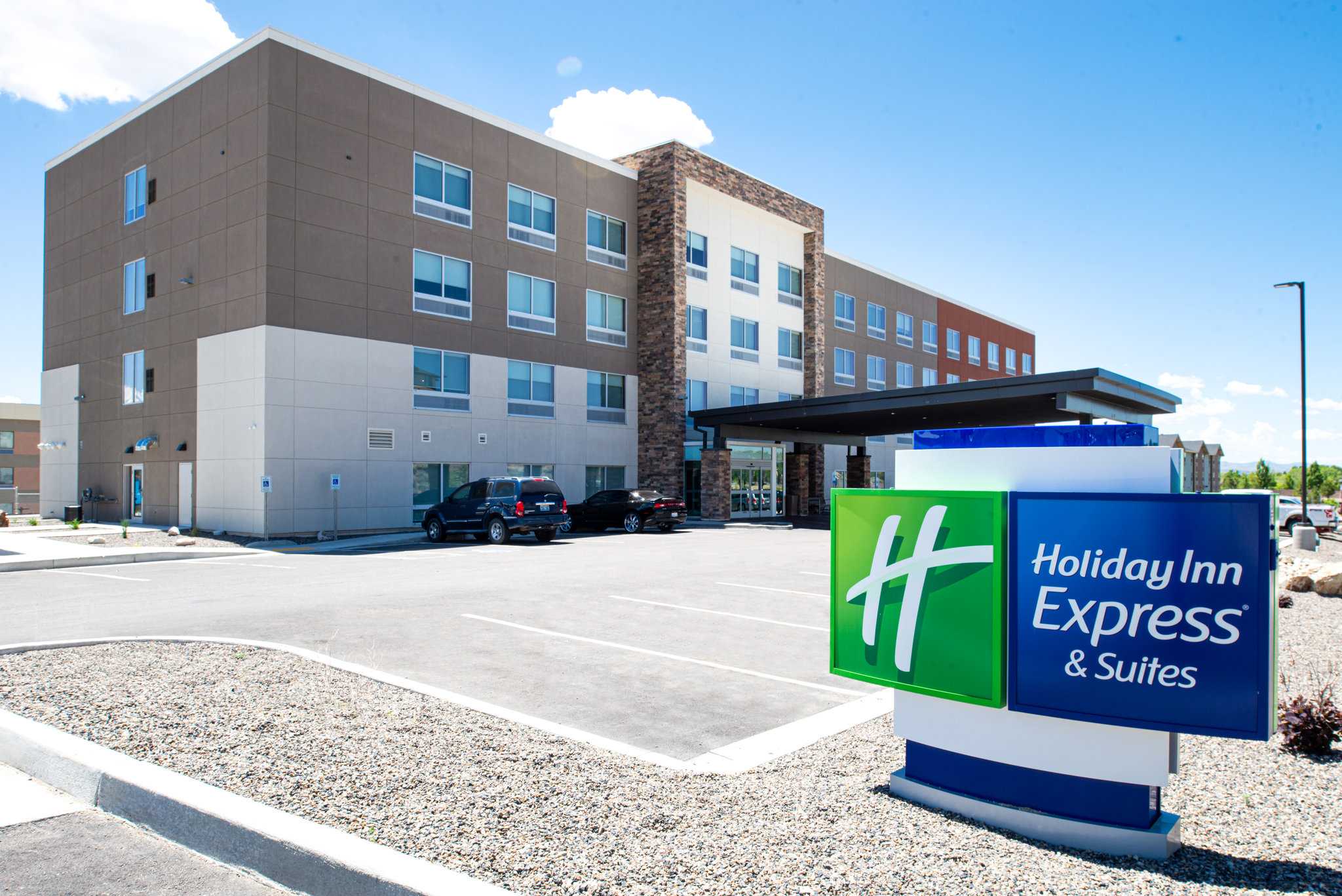 Holiday Inn Express & Suites Elko в Элко, NV