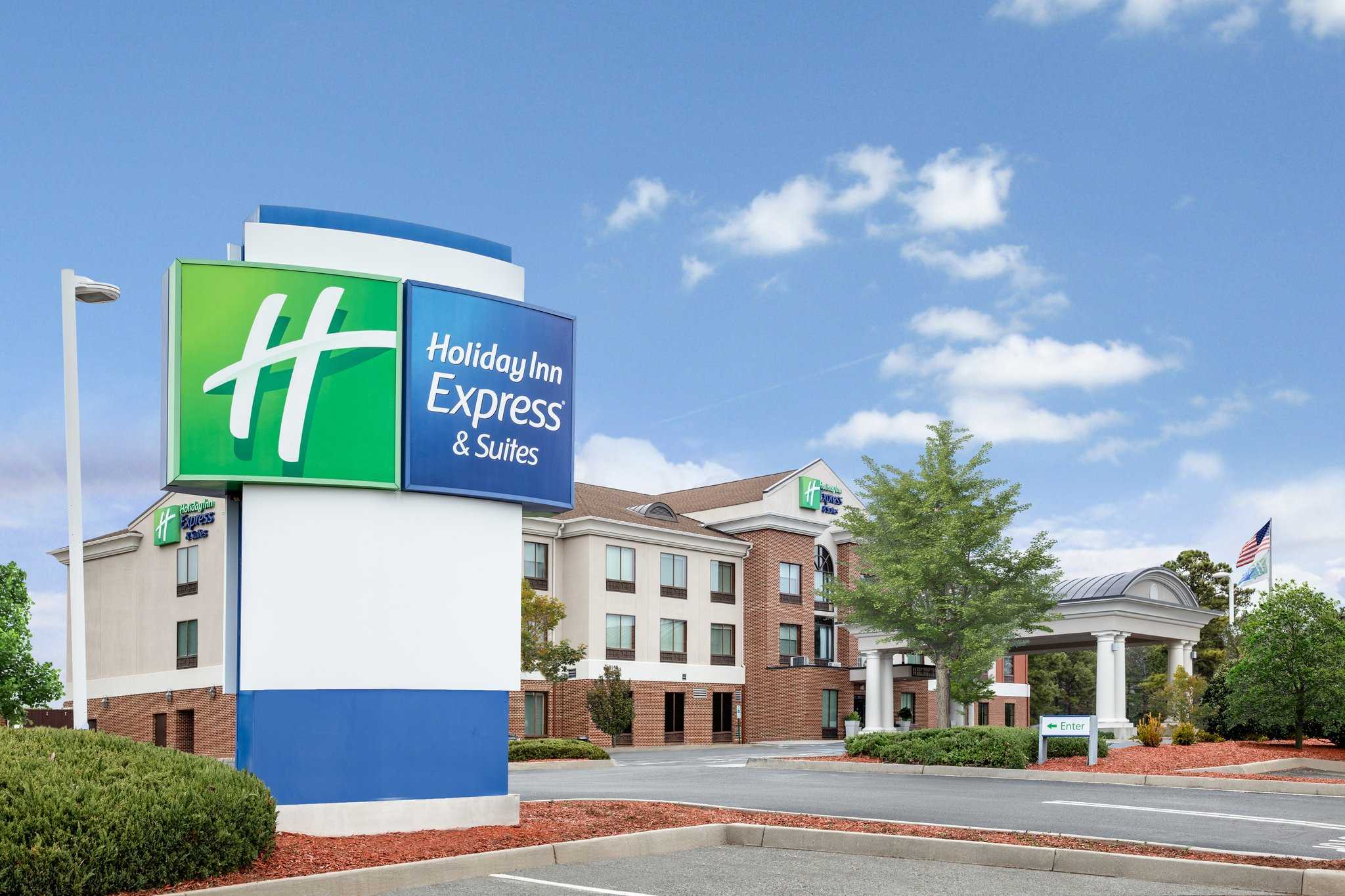 Tappahannock, VA 的 Holiday Inn Express Hotel & Suites Tappahannock