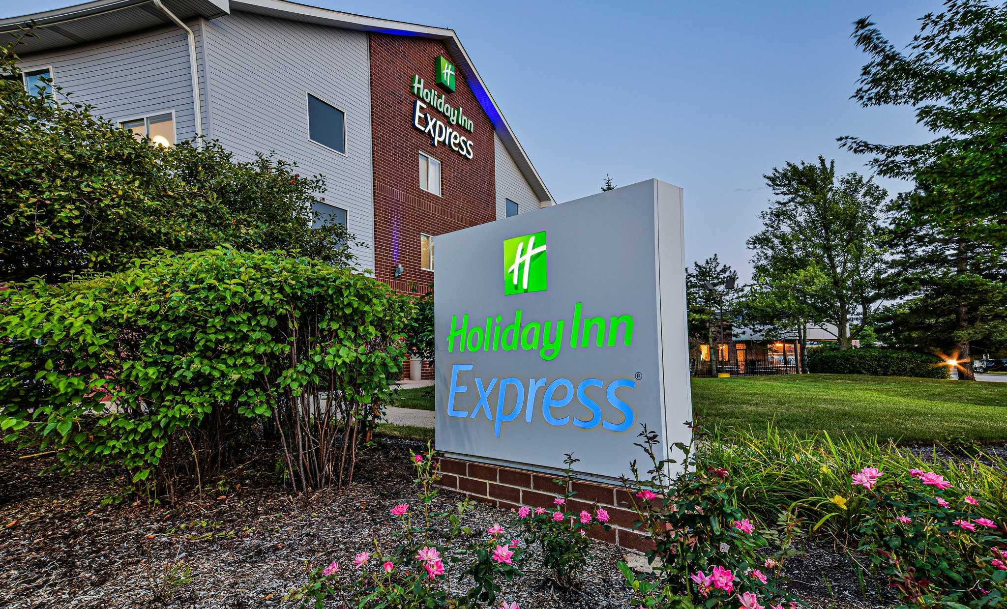 Holiday Inn Express Vernon Hills in เวอร์นอน ฮิลส์, IL