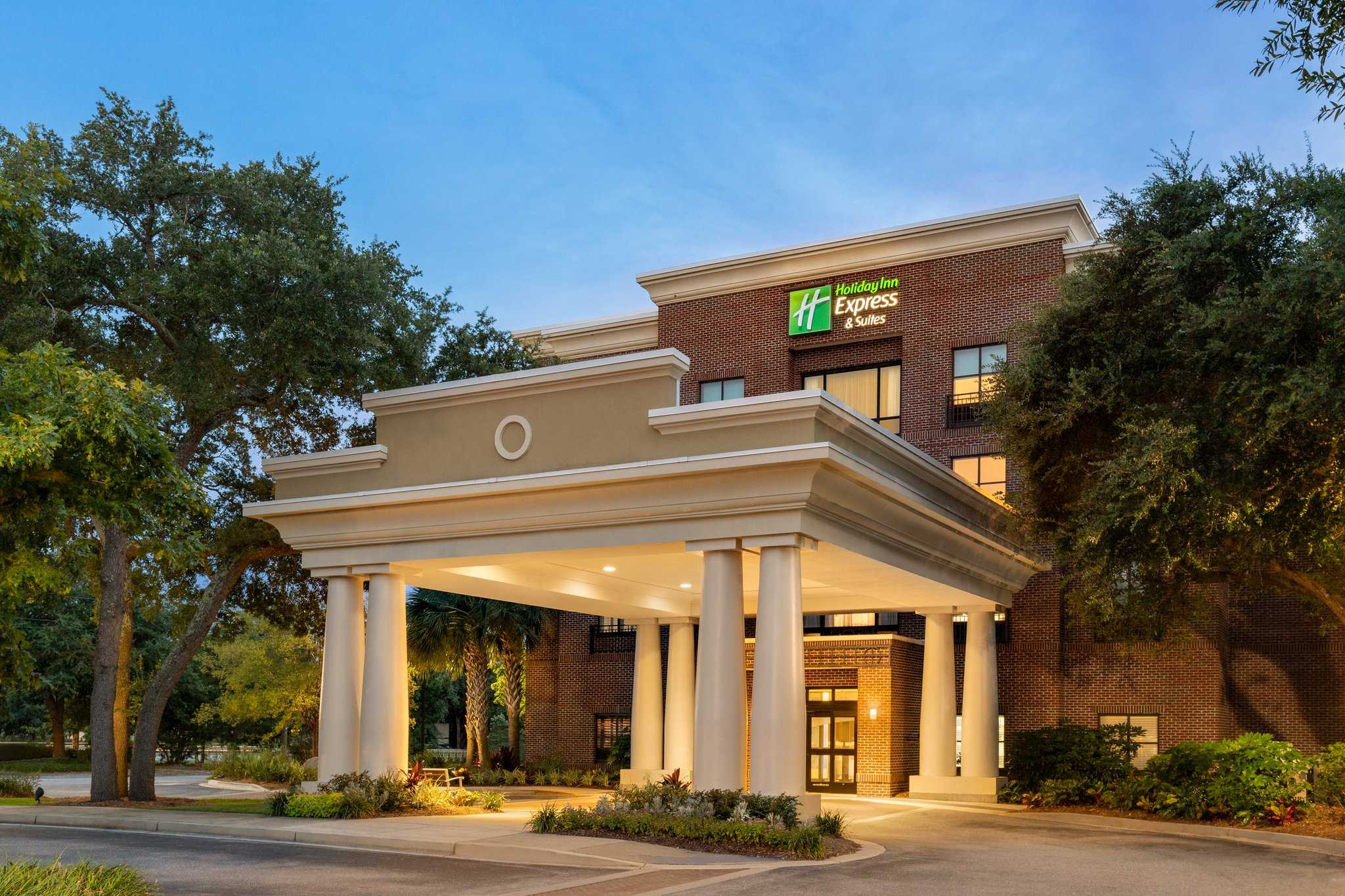 Holiday Inn Express Hotel & Suites Mt Pleasant-Charleston в Гора. Приятная, SC