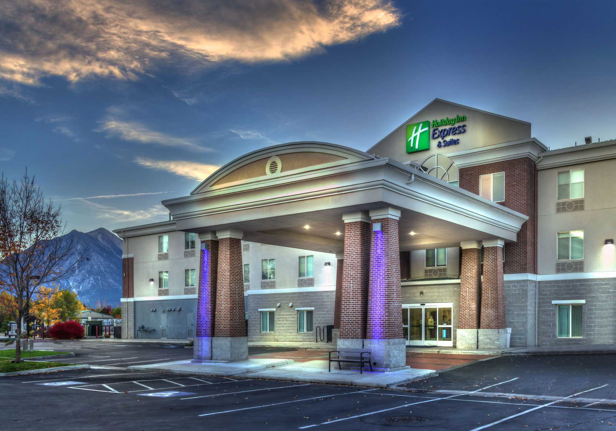 민든, NV의 Holiday Inn Express Hotel & Suites Minden
