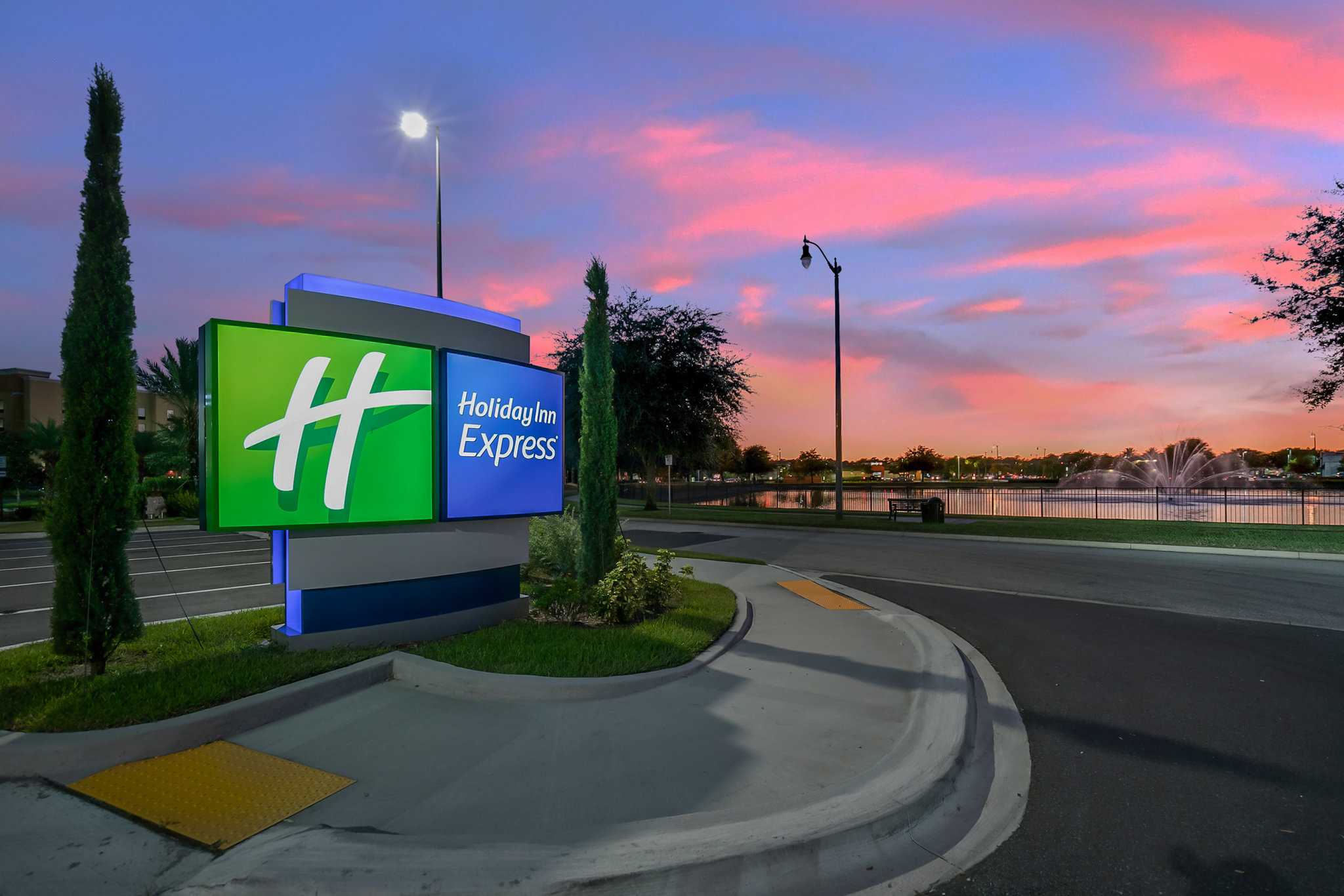 Holiday Inn Express Jacksonville South Bartram Prk в Джексонвилл, FL