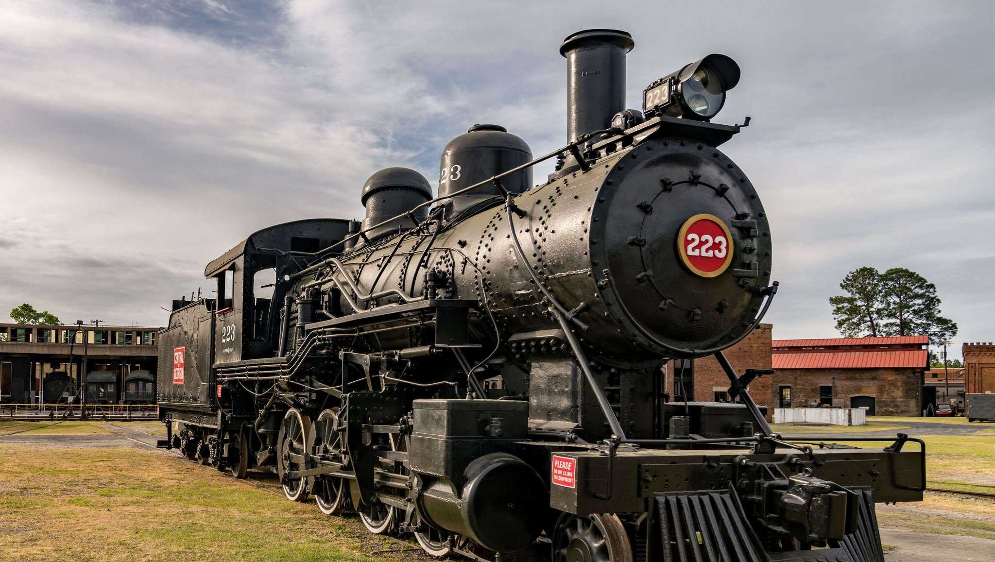 The Colonial Inn в Ellsworth, ME