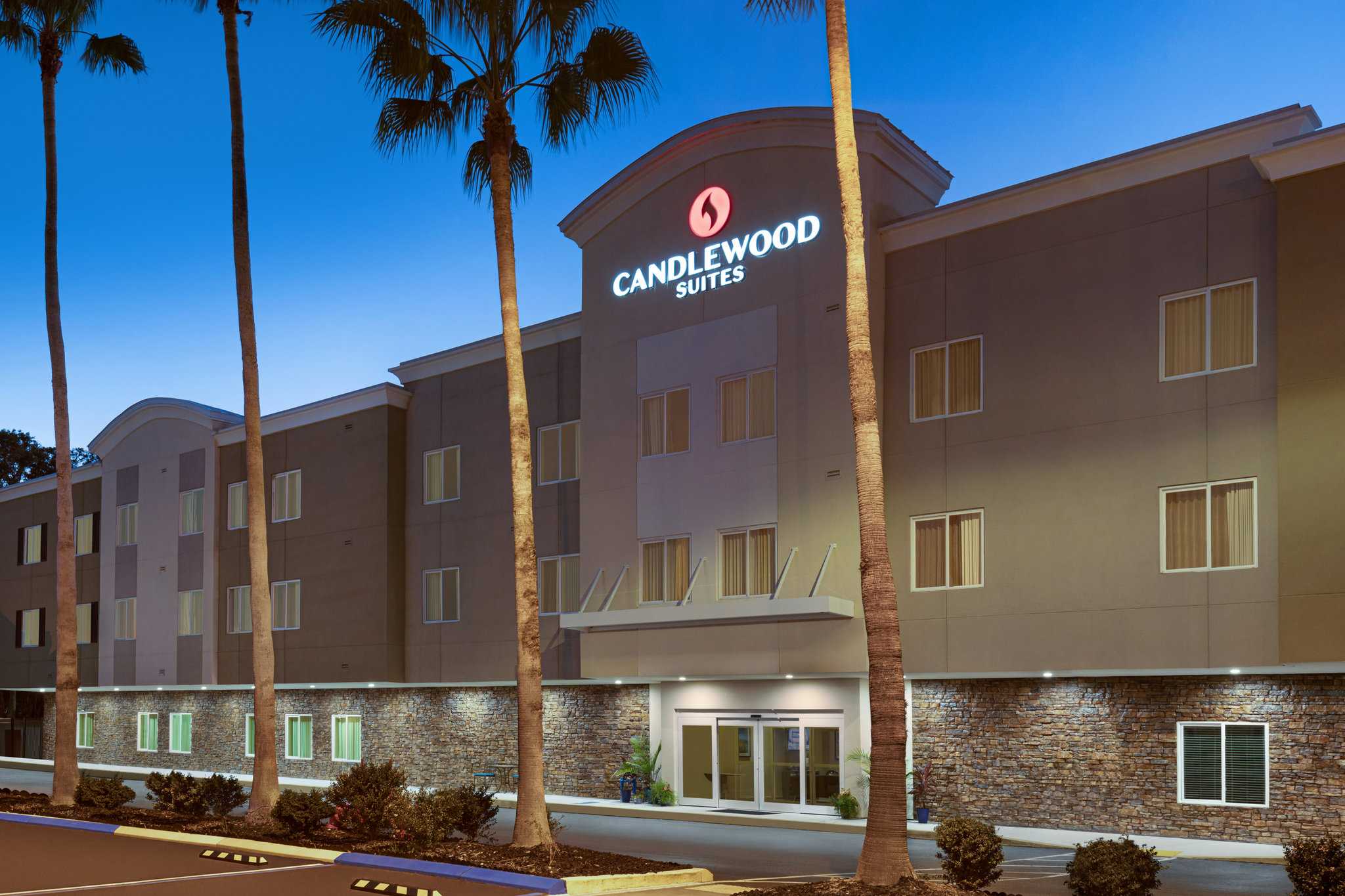 セーフティハーバー, FLにおけるCandlewood Suites Safety Harbor 