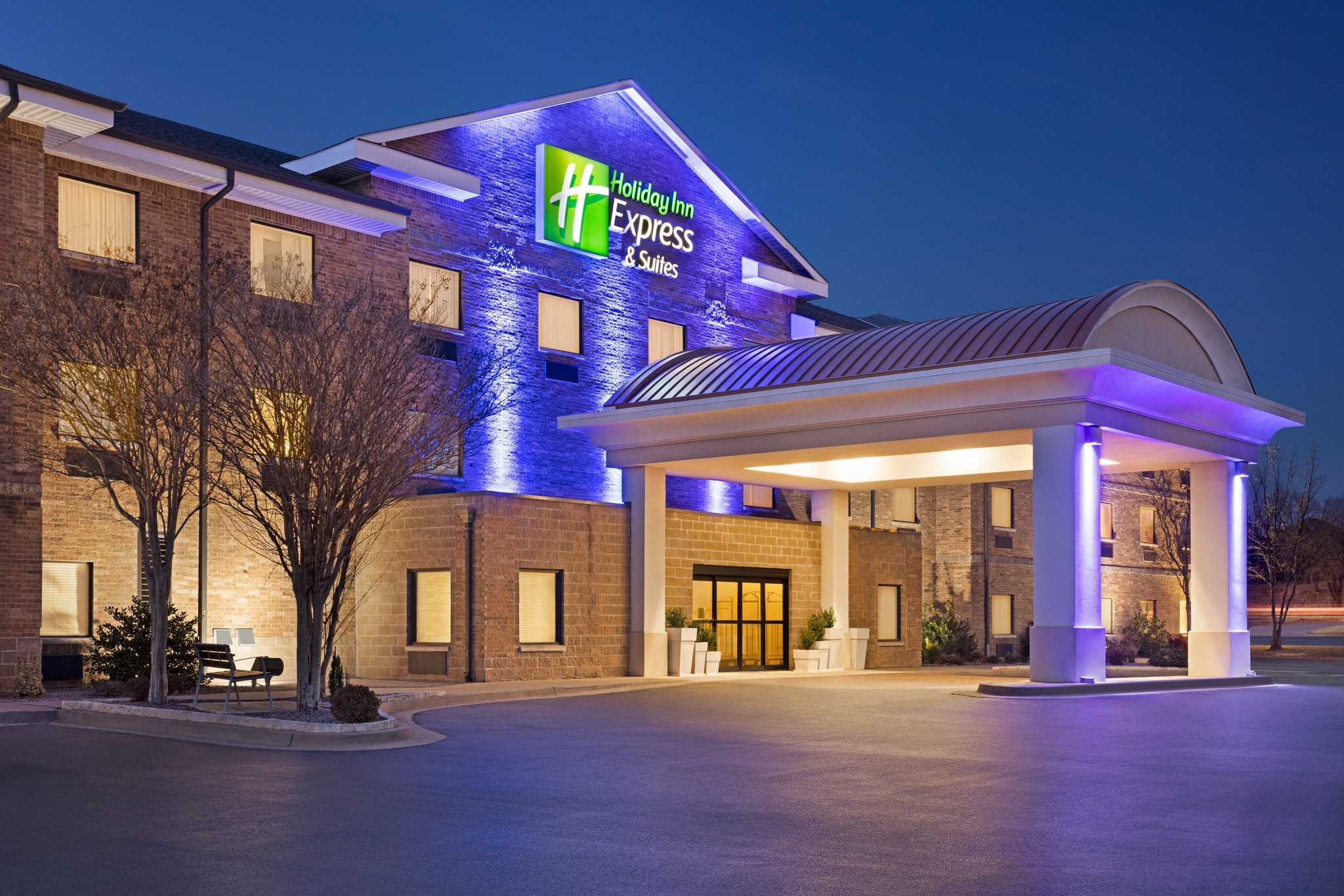 Holiday Inn Express Hotel & Suites Edmond в Эдмонд, OK